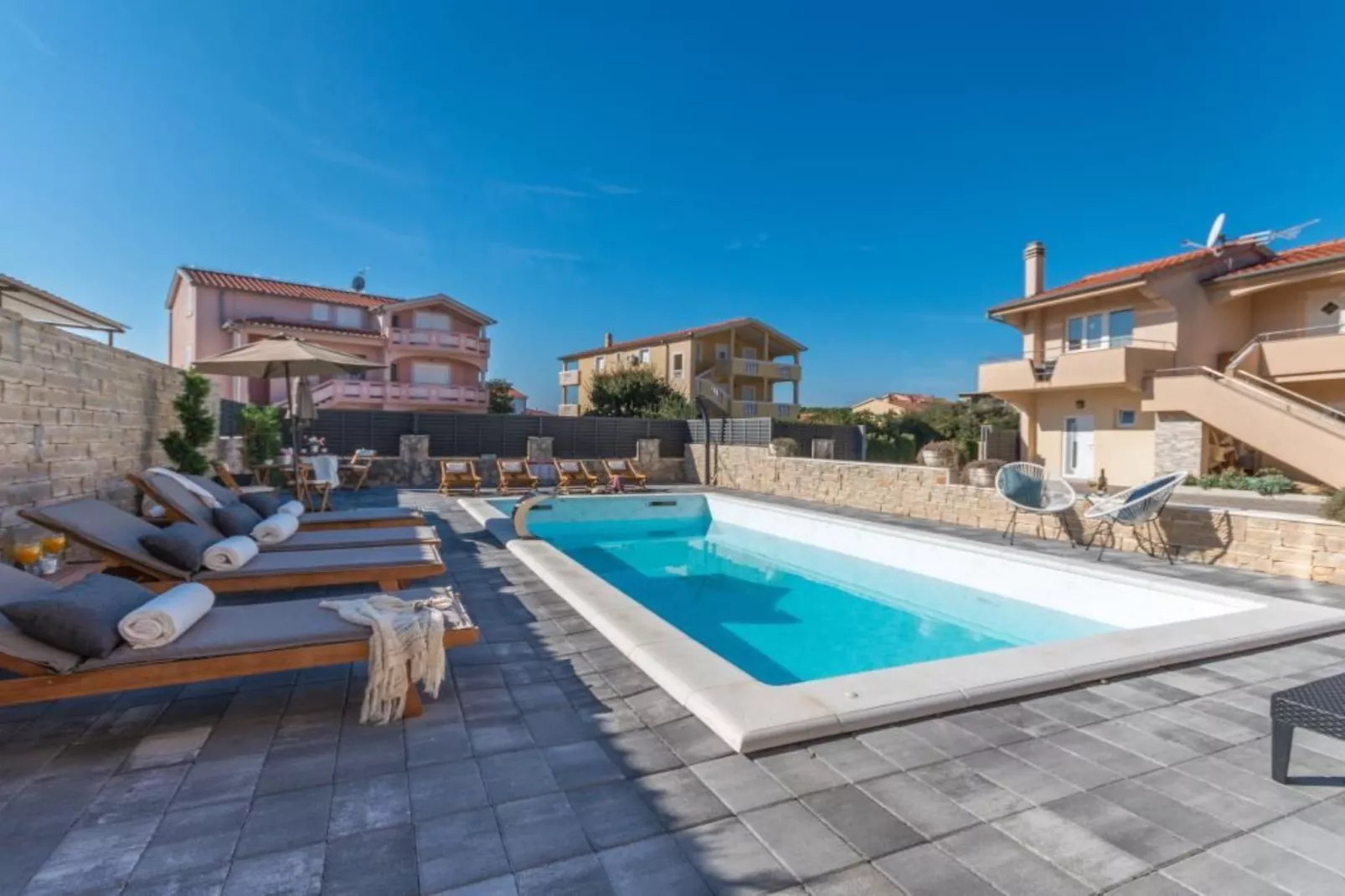 Villa Julia - One Bedroom Apartment 4-Pool