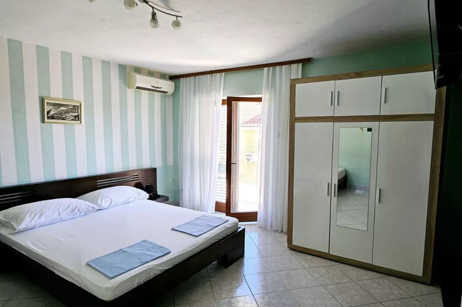 Apartments Željka - Studio Apartment with Terrace and a sea view (2)-Schlafzimmer