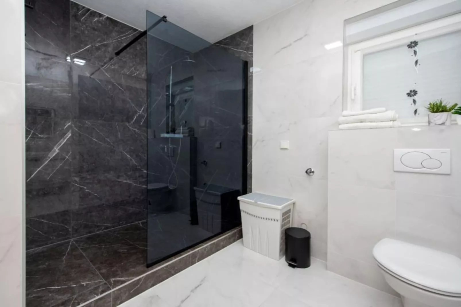 Villa Tomi  - Classic One Bedroom Apartment With Sea View (7)-Bathroom