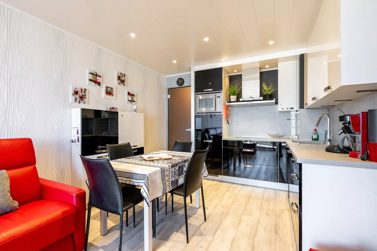 MALIBU BEACH II 3C - Kitchen