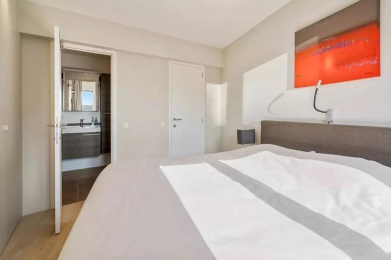 EDEN ZD 32-Bedroom