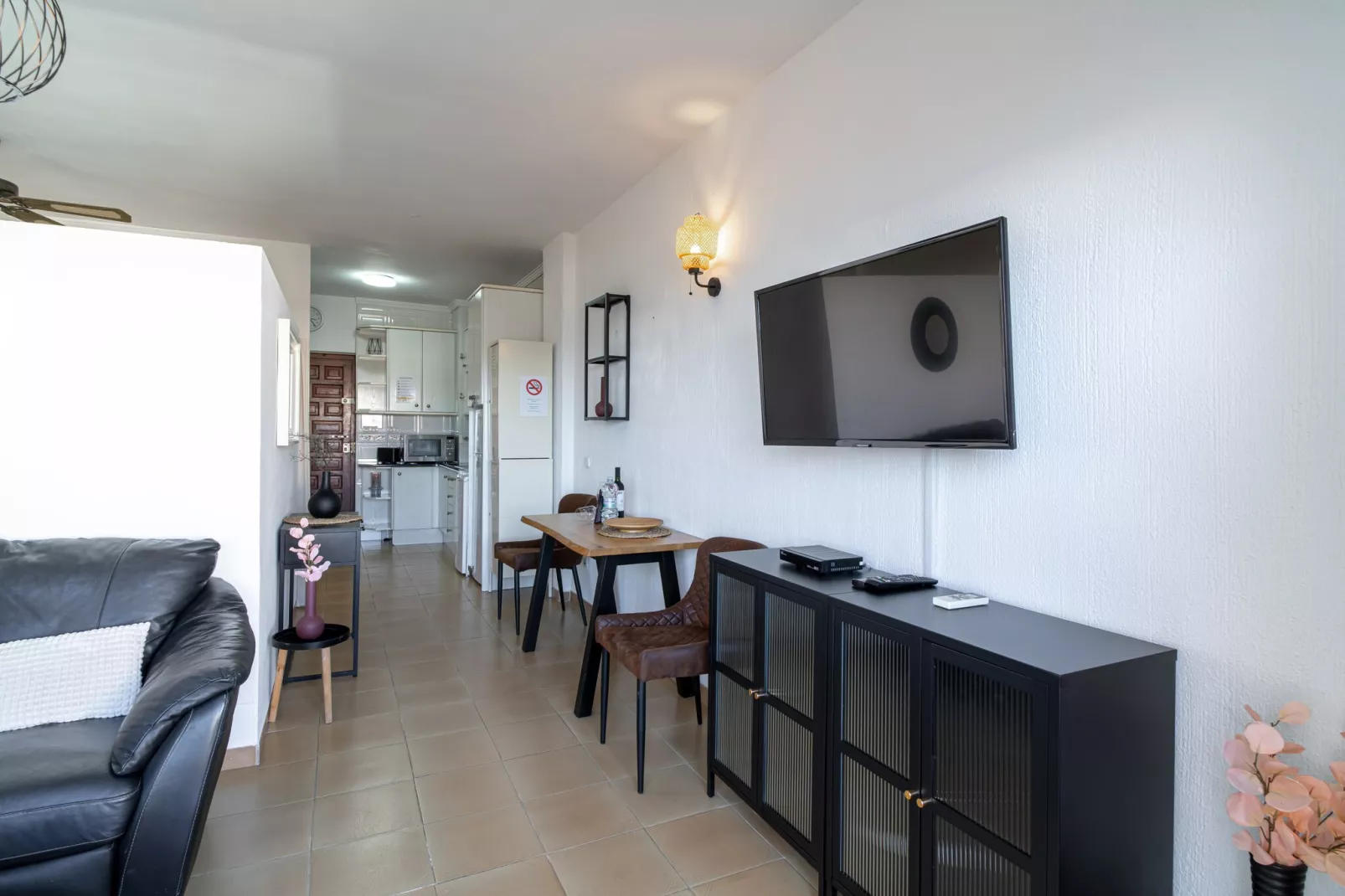 Carabeo 36 Studio by Casasol-Living room