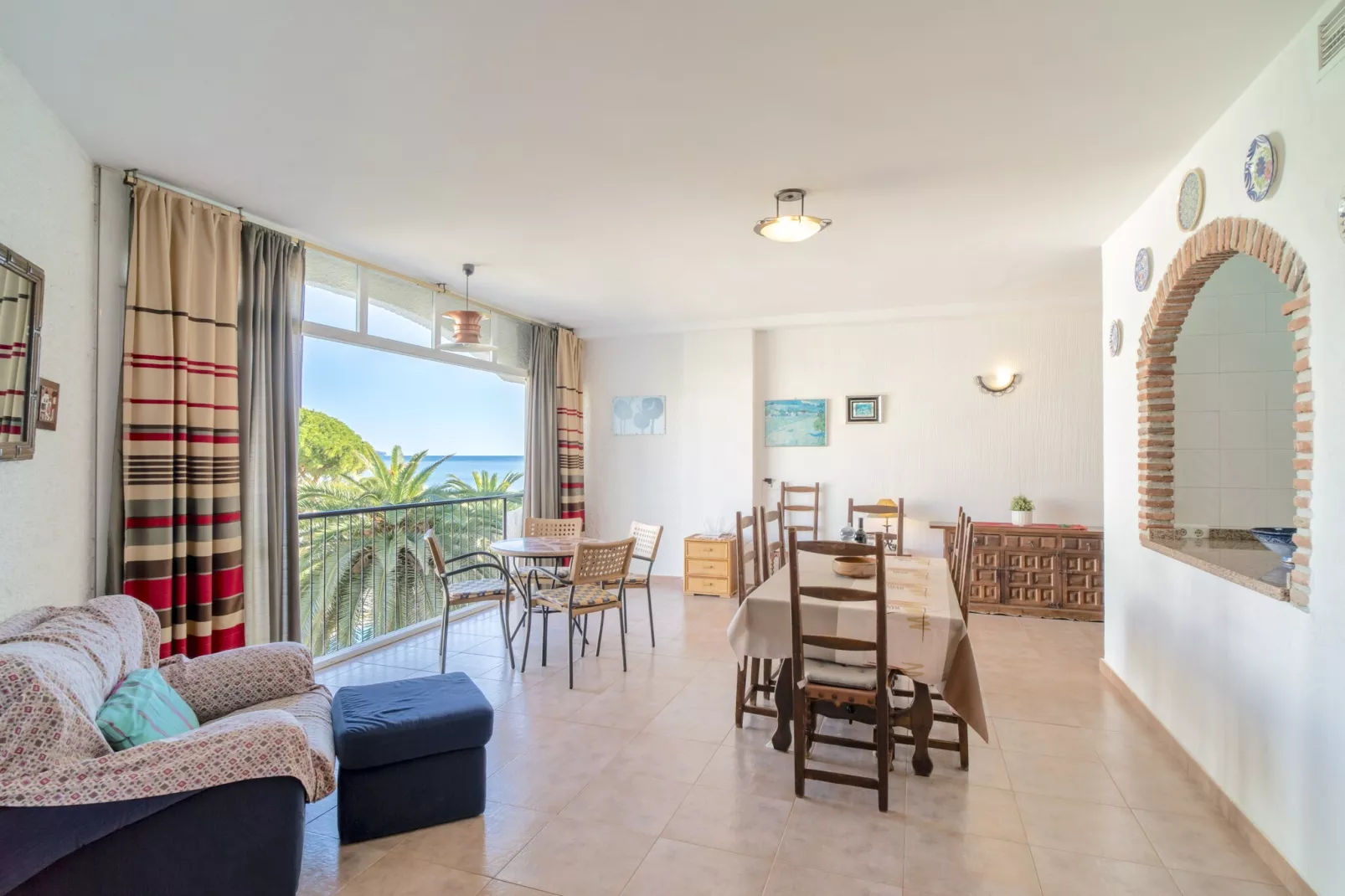 Carabeo 28 Apartment by Casasol-Dining room