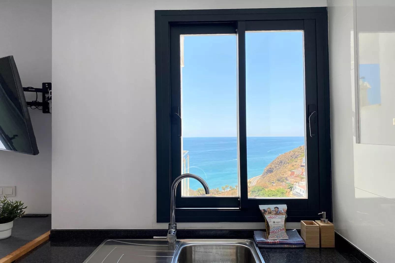 Terrazas de Ladera Duplex 2 by Casasol-Cuisine