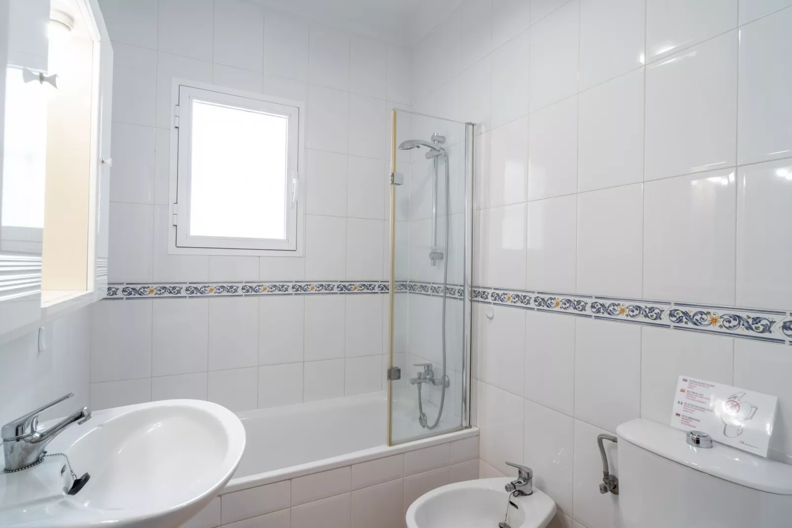 Toboso  1C Torrecilla Beach Paradise by Casasol-Bathroom