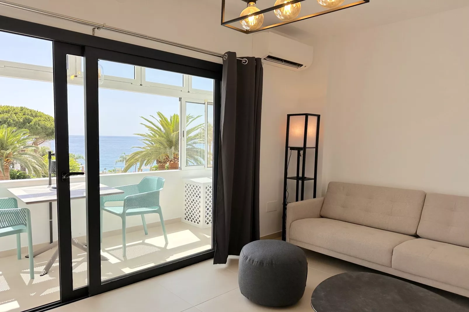 Carabeo 26 Boutique Studio by Casasol-Living room