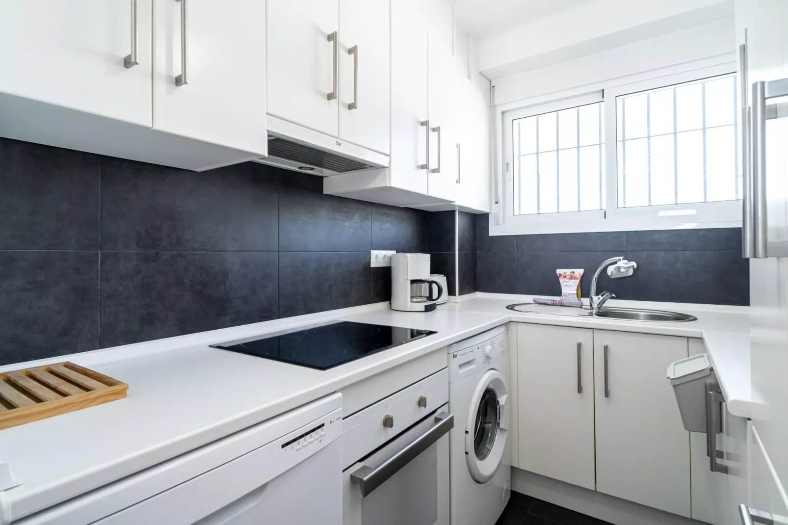 Miami 18 Seaview by Casasol-Kitchen