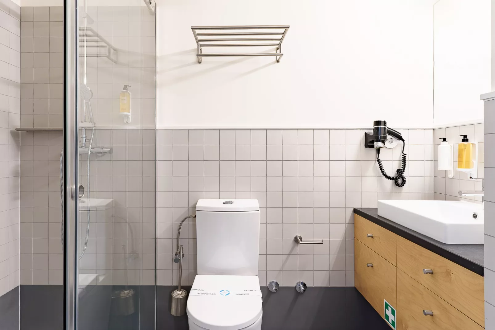 On Trend Nightlife Studio 203-Bathroom