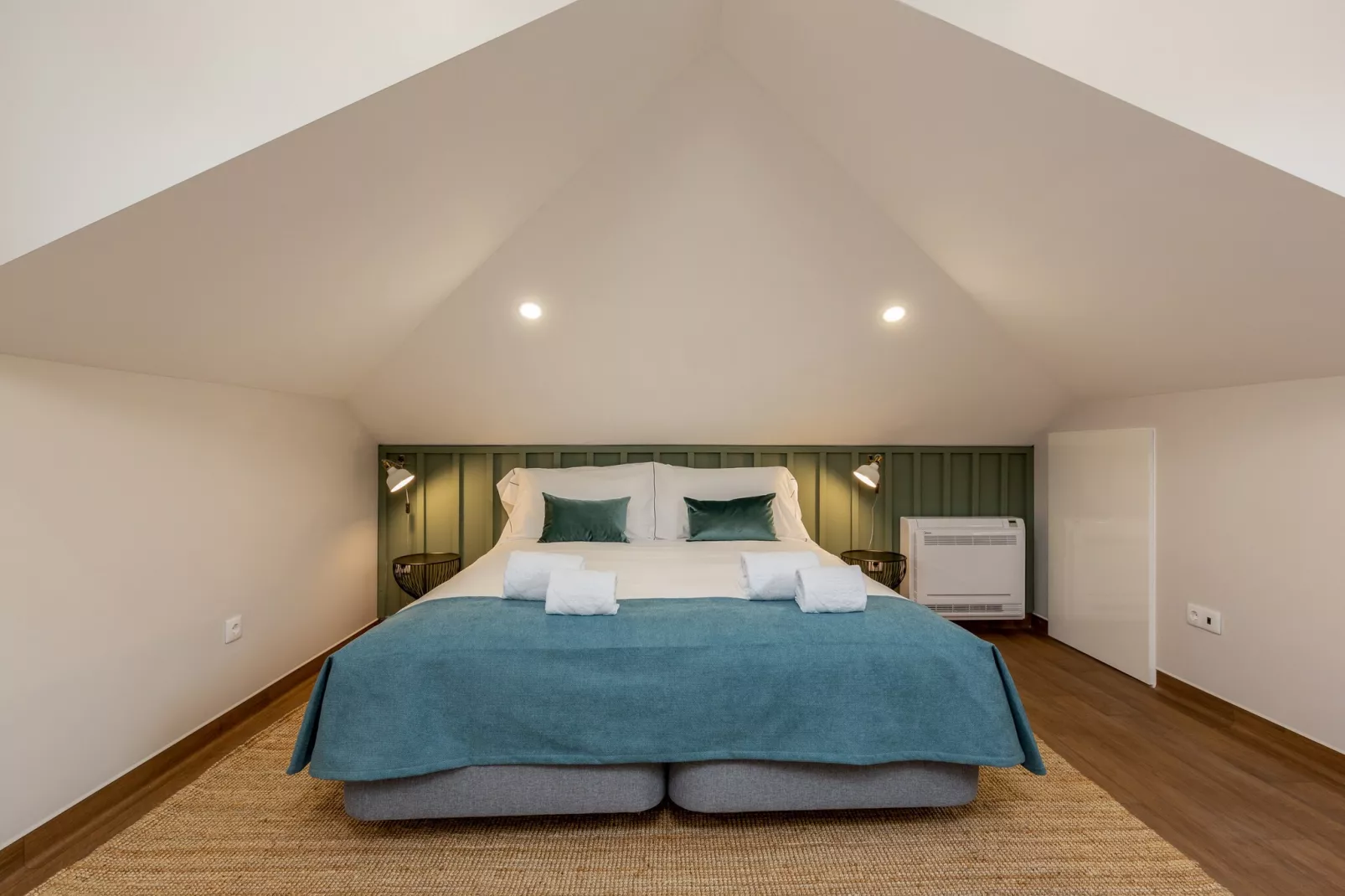 Feel Porto Wine Essence V-Bedroom
