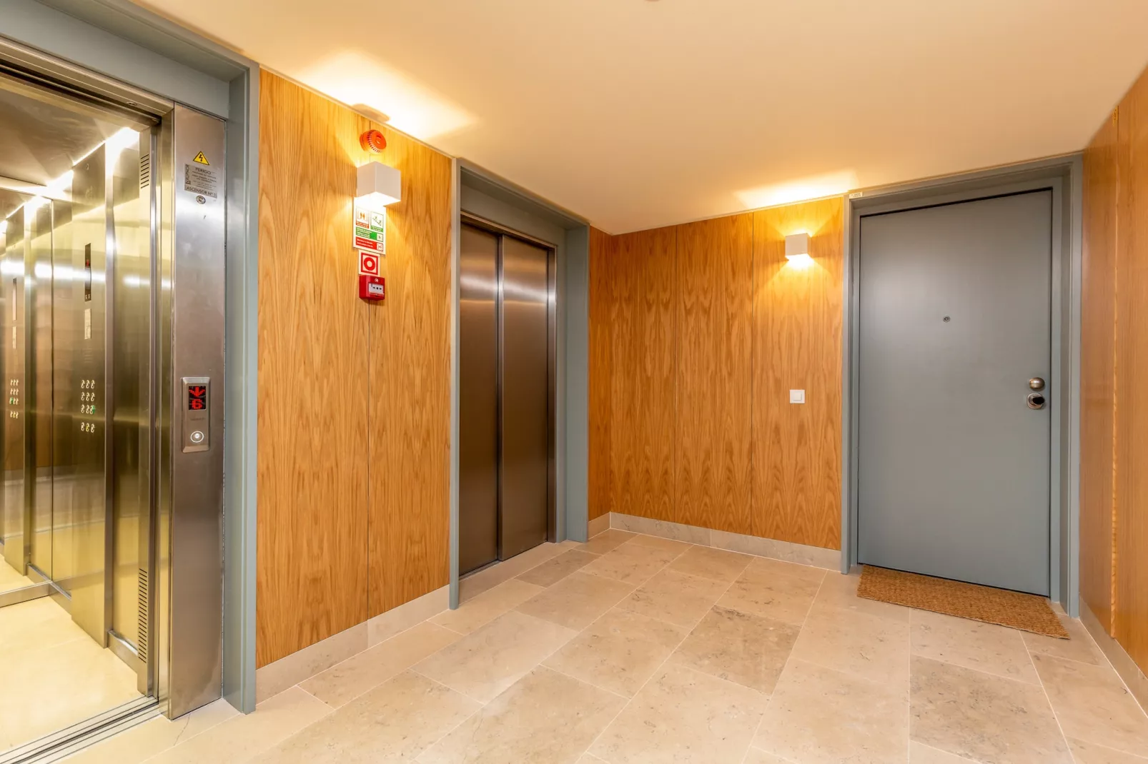 Feel Corporate Housing Campanhã 05-Hall / réception