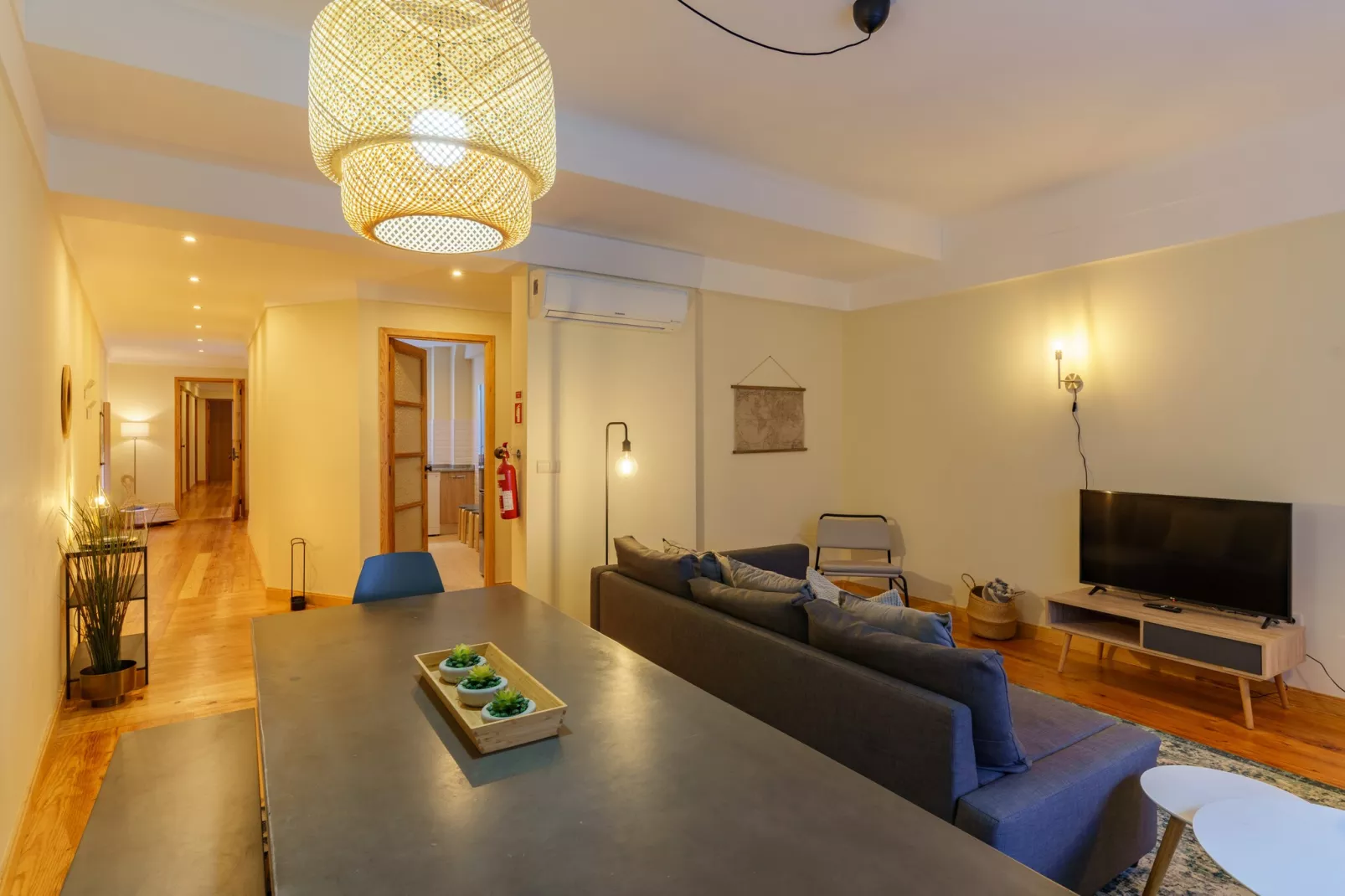 Feel Porto Downtown Woods Flat-Salon