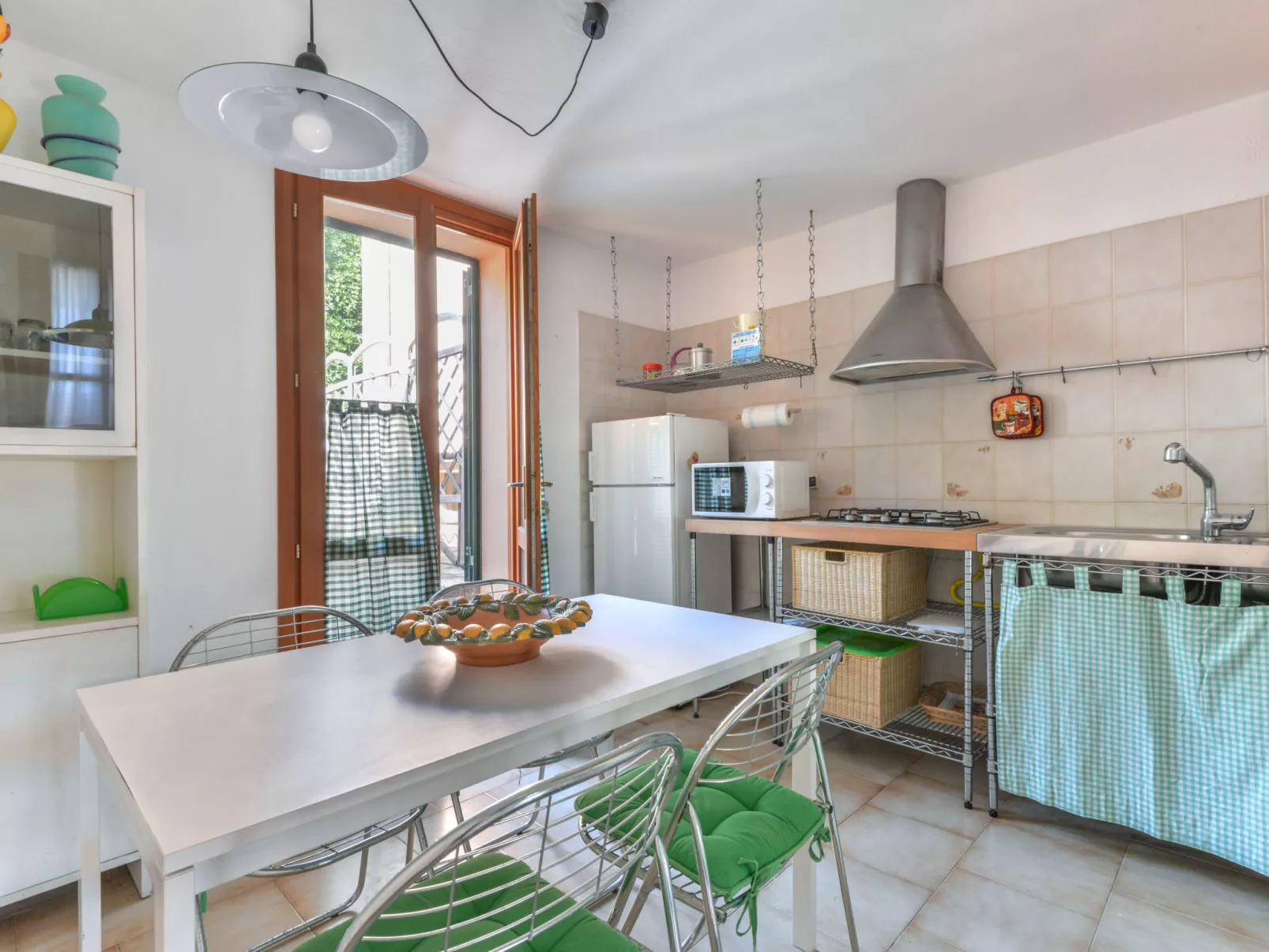 Sunny House-Dedans