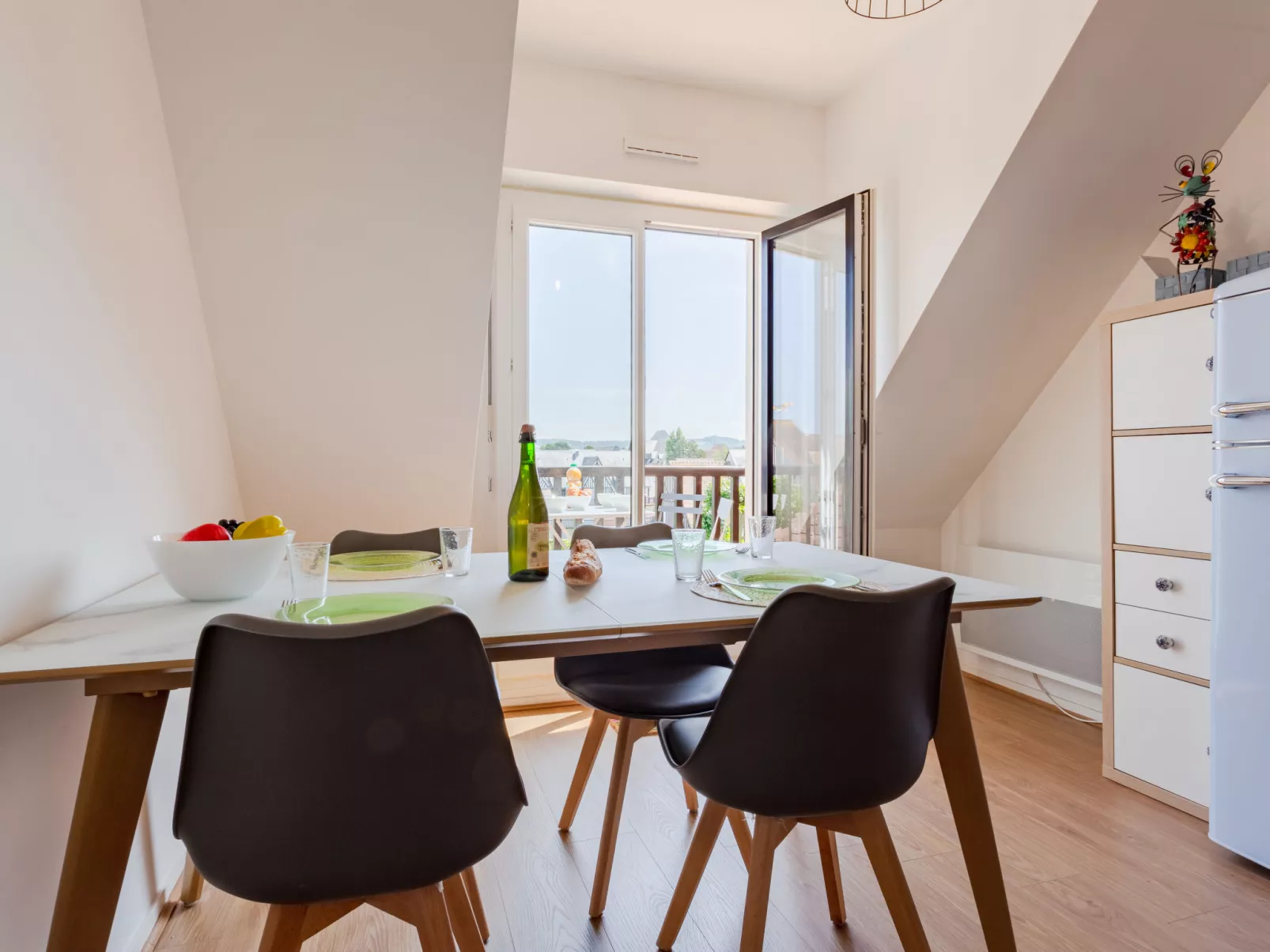 Cabourg Plage-Inside