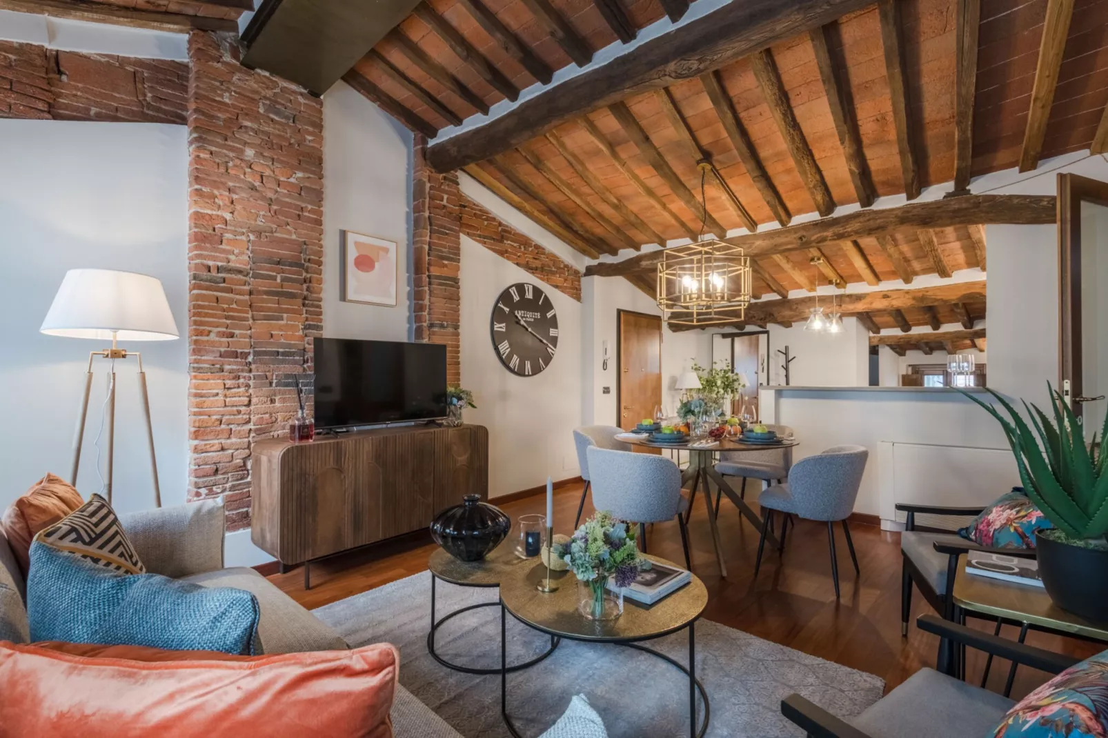 La Dorina Penthouse-Esszimmer
