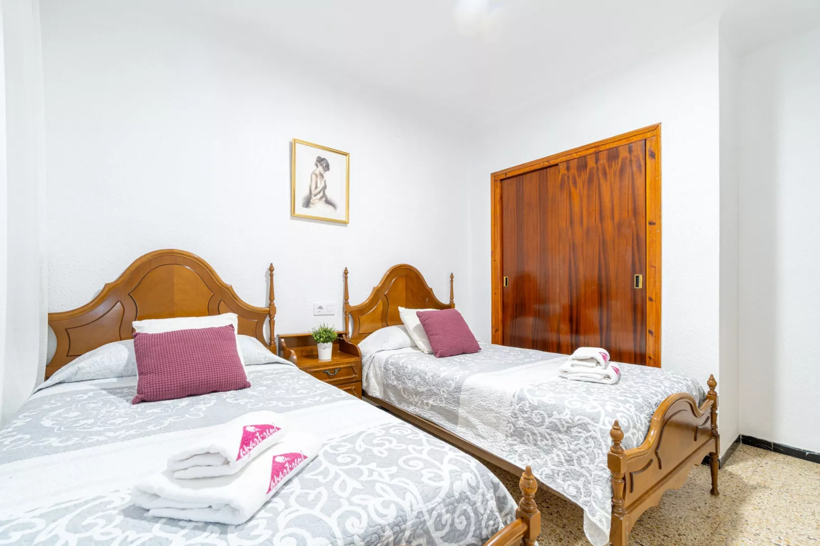 2025-POETA MARQUINA 10 1º-Schlafzimmer