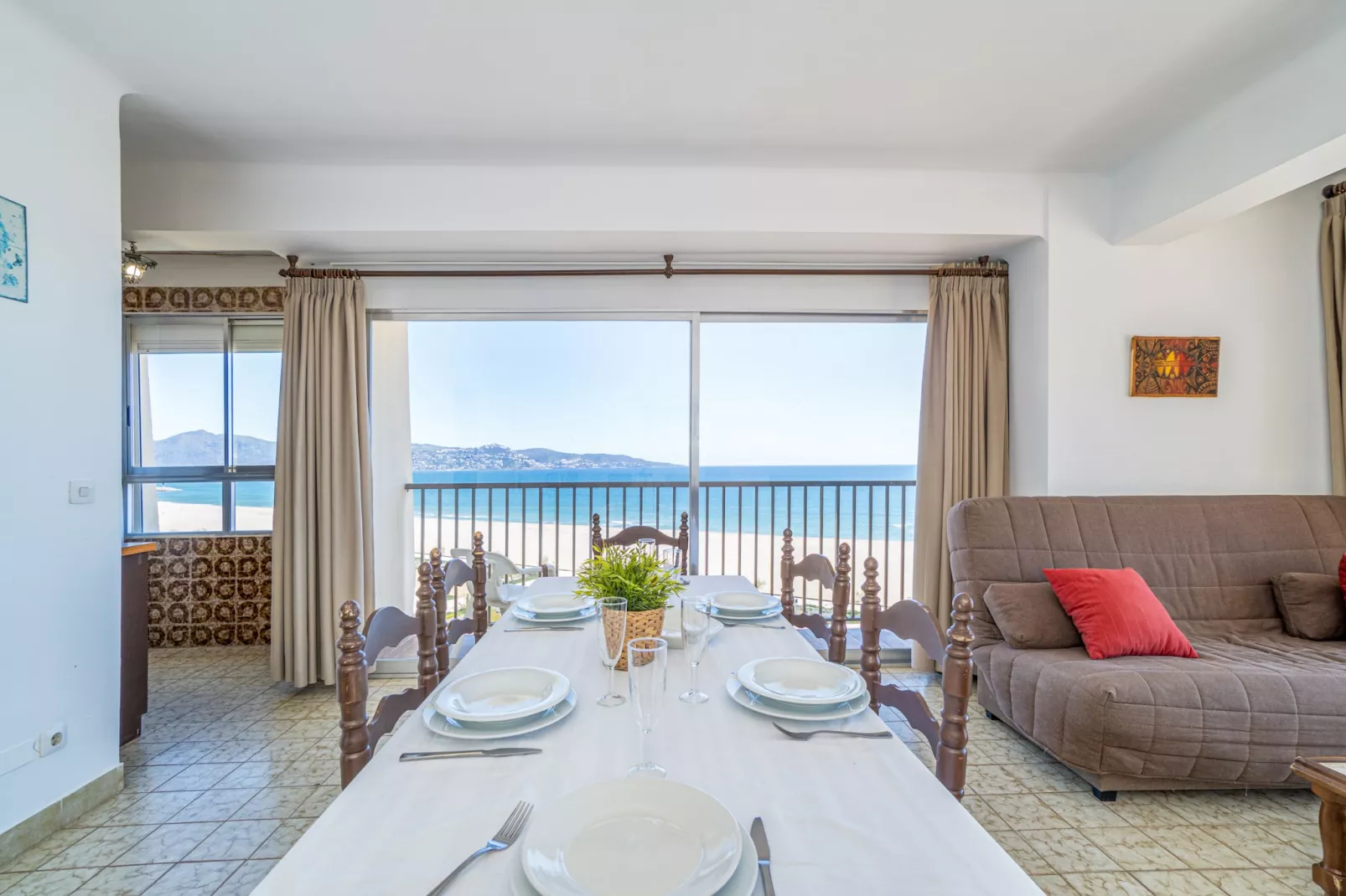 0030-CANIGO 8º D-Dining room