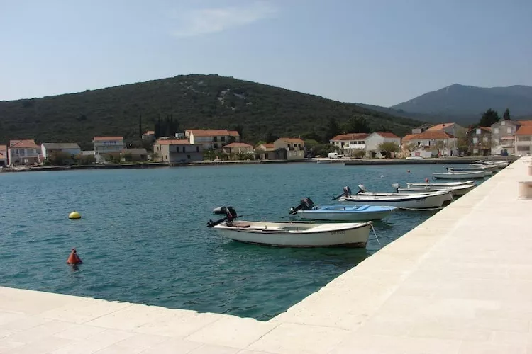 Apartments Neven - One Bedroom Apartment with Terrace and Garden View (A2)-Vue