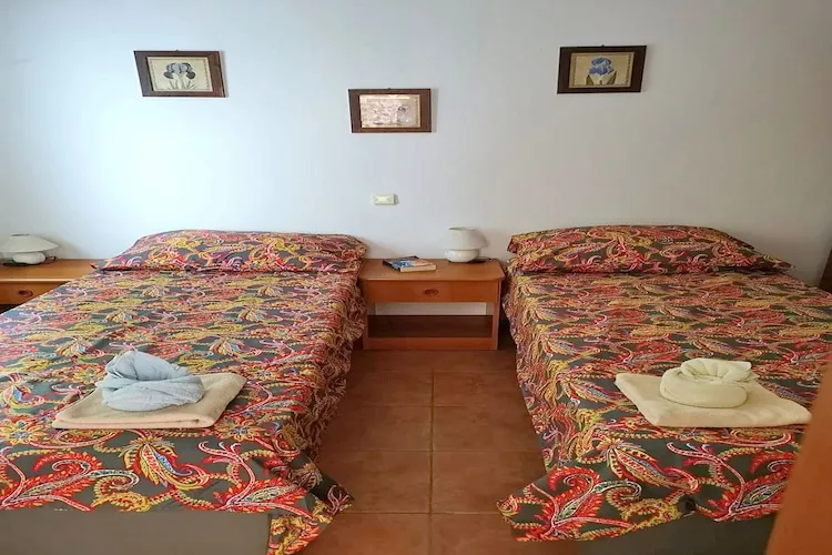 Olive's Apartment-Two Bedroom Apartment with Terrace-Schlafzimmer