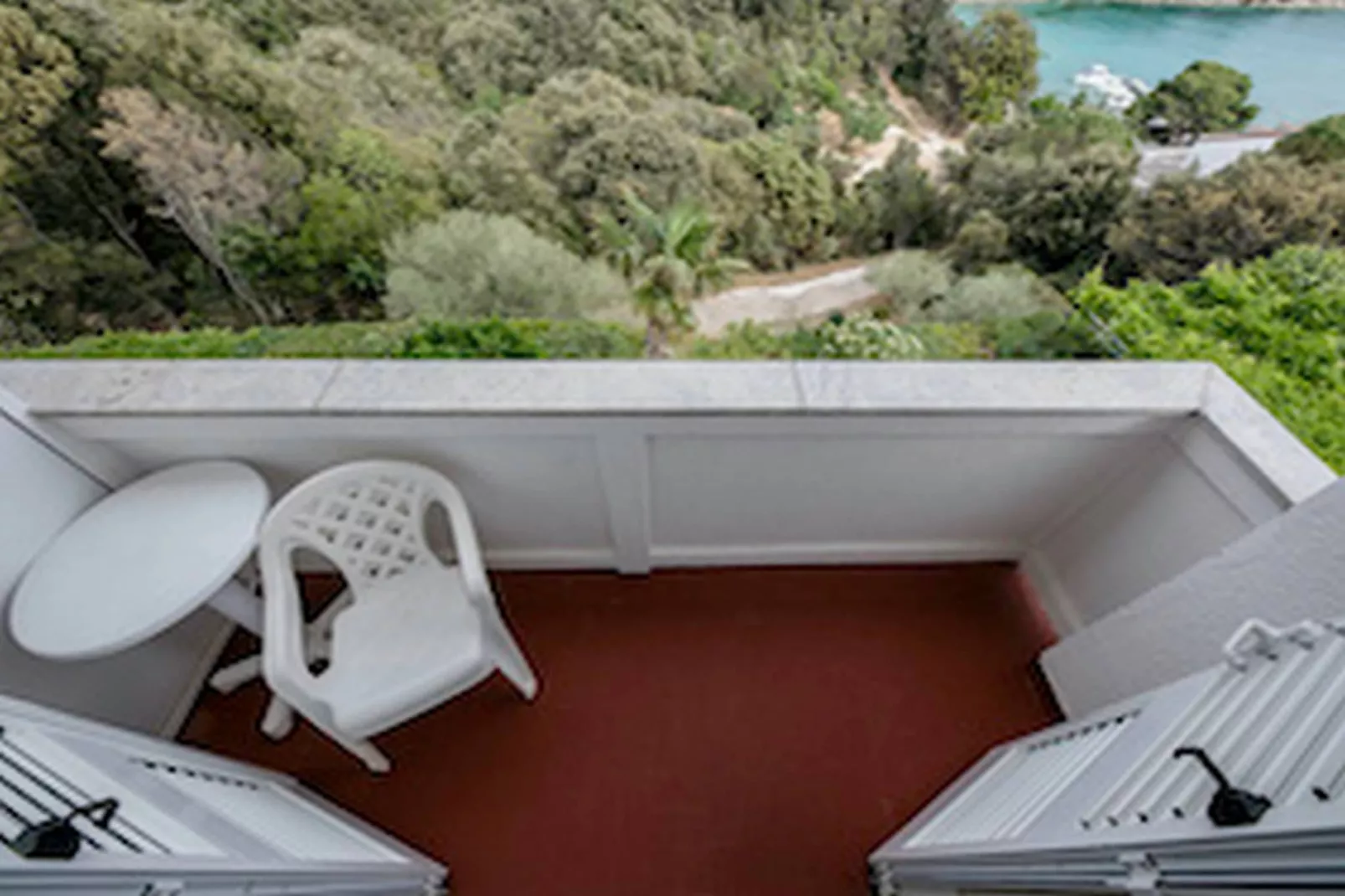 Apartments & Rooms Green Bay - Double Room with Balcony and Sea View (Room 1)-Terrasse/Balkon