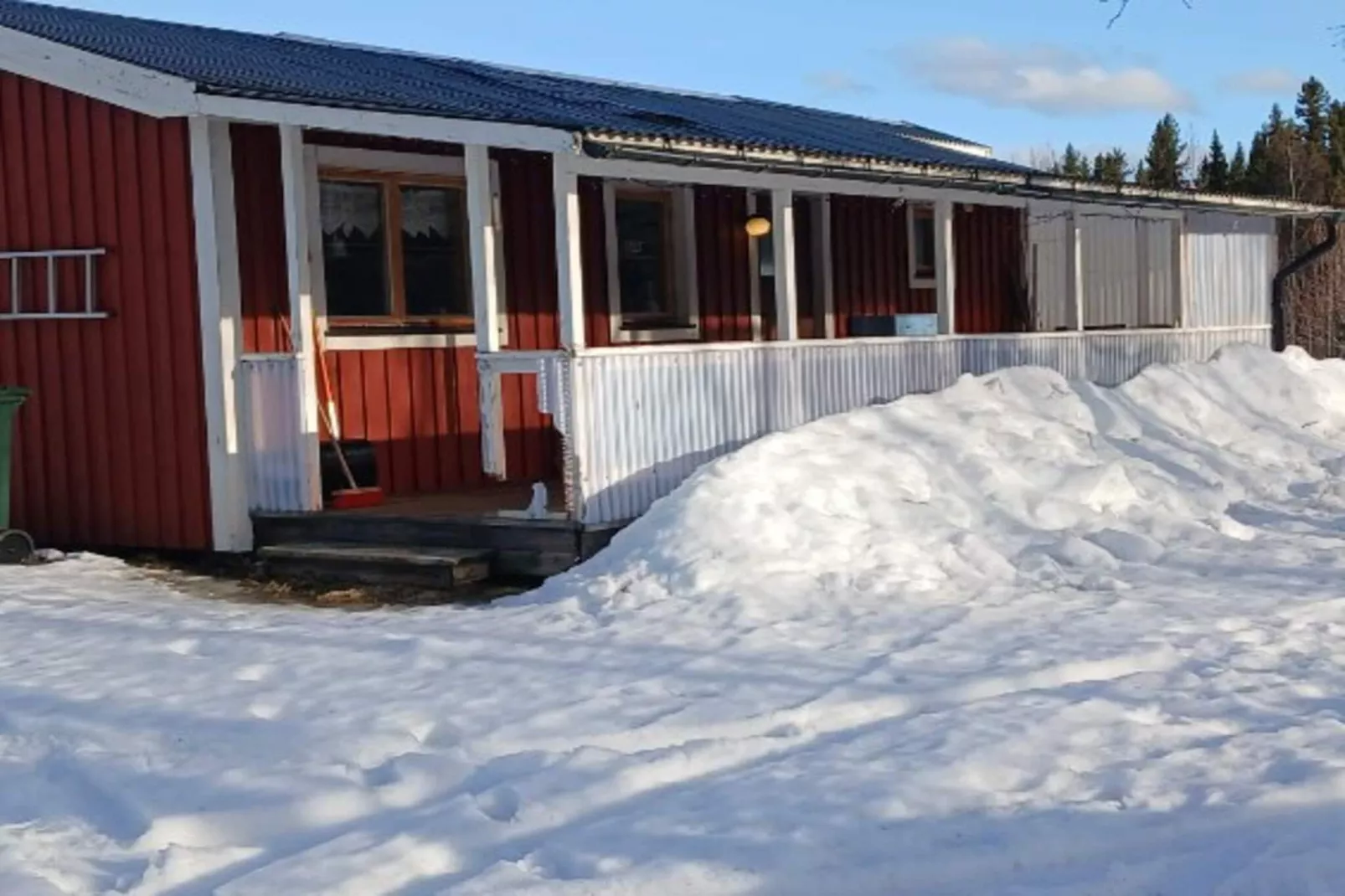 Gemütliche Hütte am See Gardsjon Lidsjoberg - Im Freien