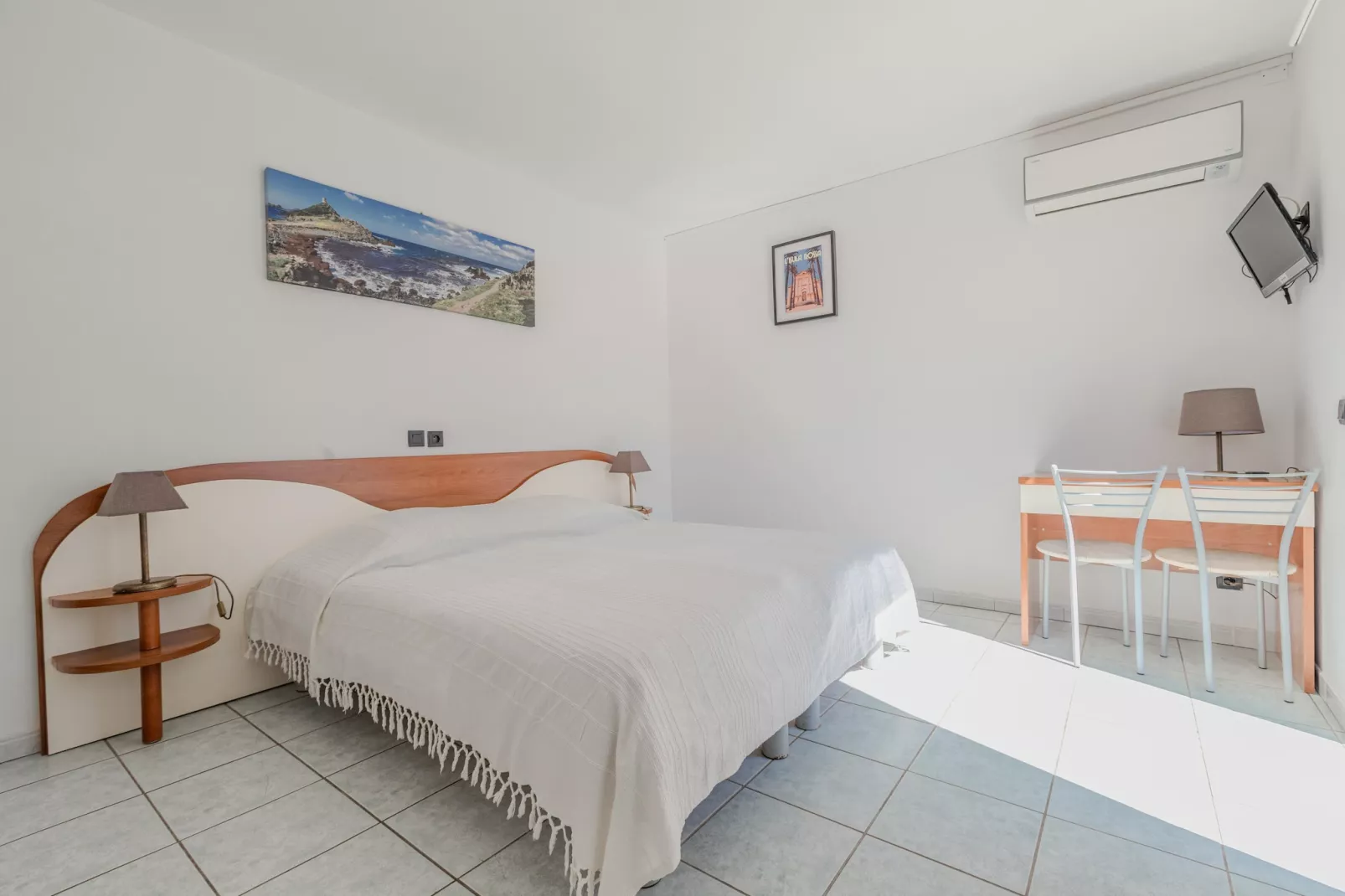 Ninu-Bedroom