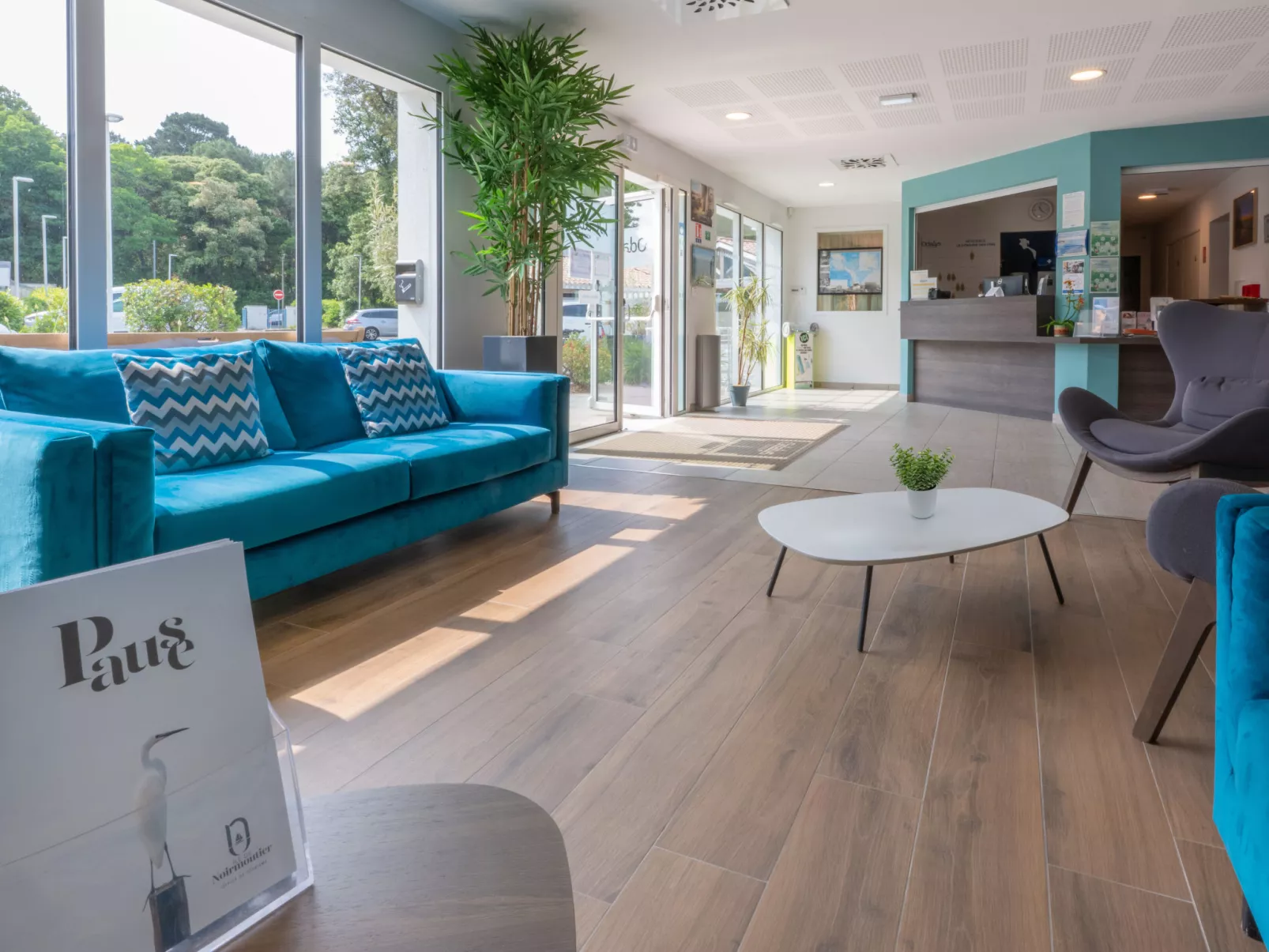 Le Domaine des Pins-Inside