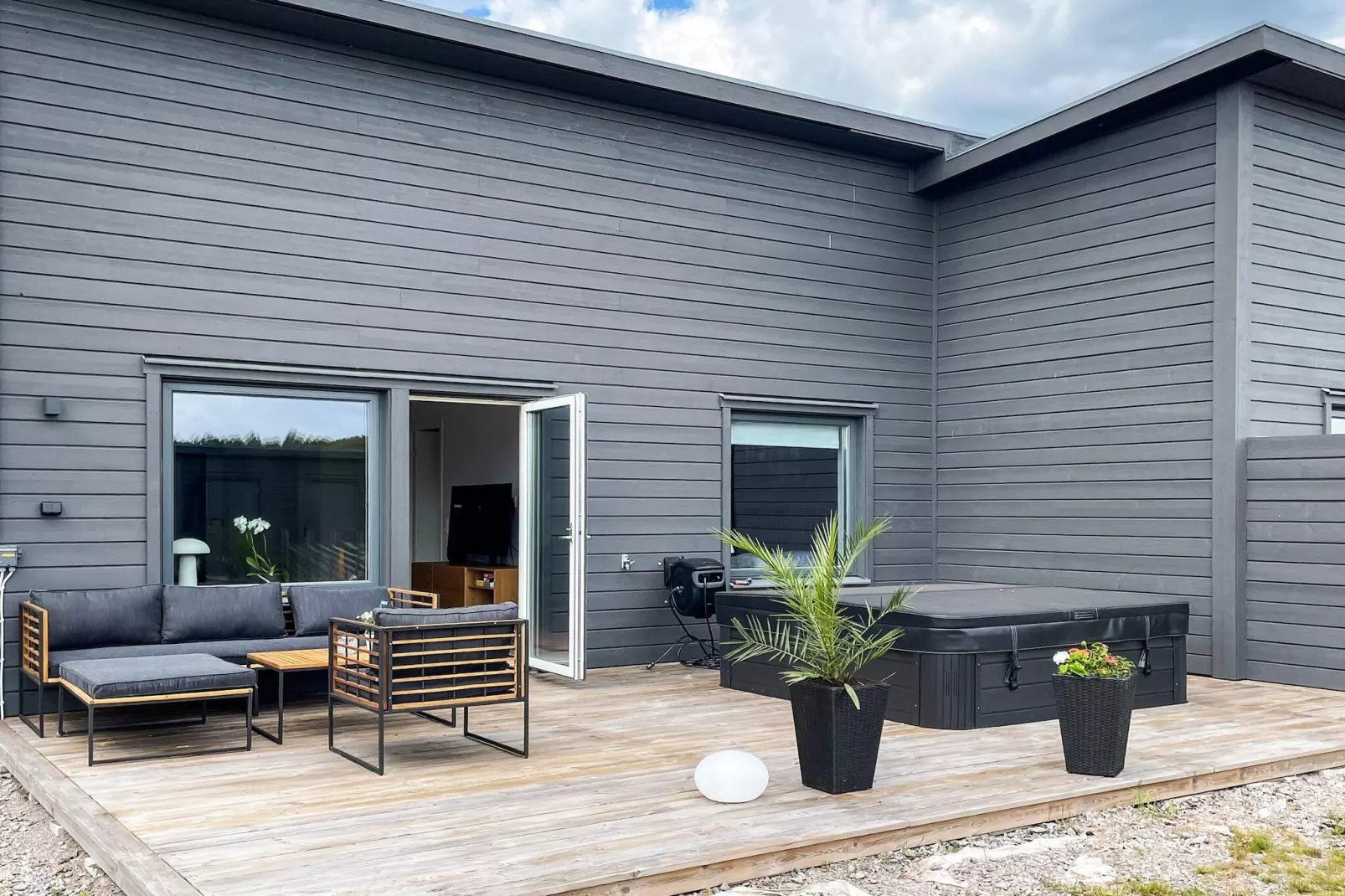 5 Sterne Ferienhaus in MÖRBYLÅNGA-Im Freien