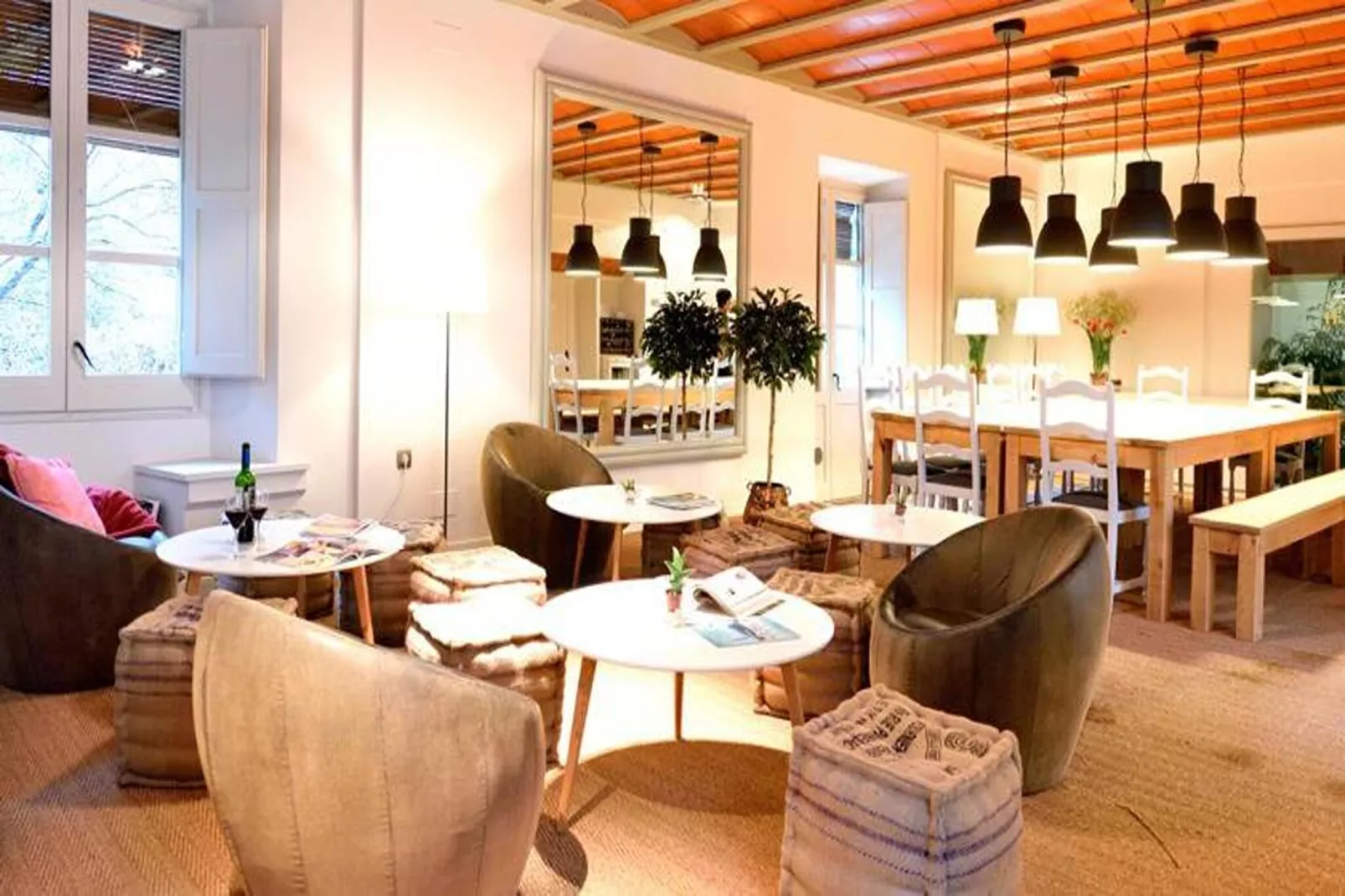 Can Carol-Dining room