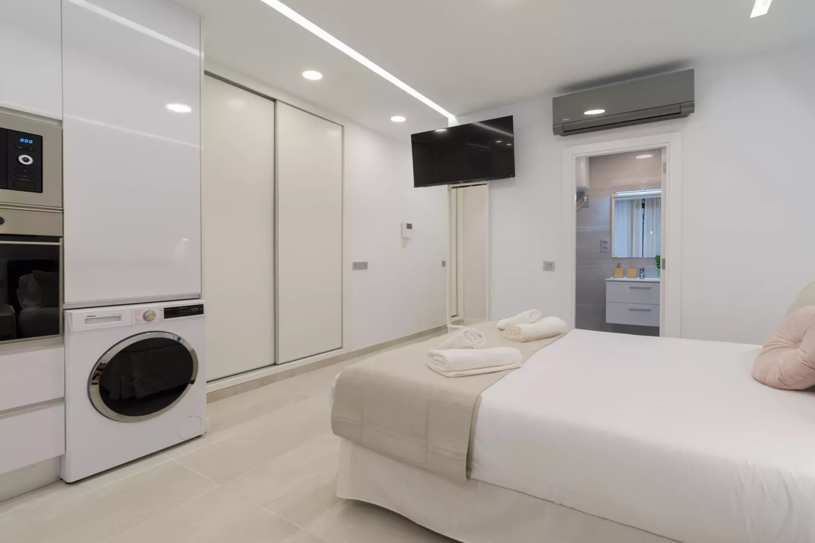 Rev Beach Home By CanariasGetaway-Bedroom