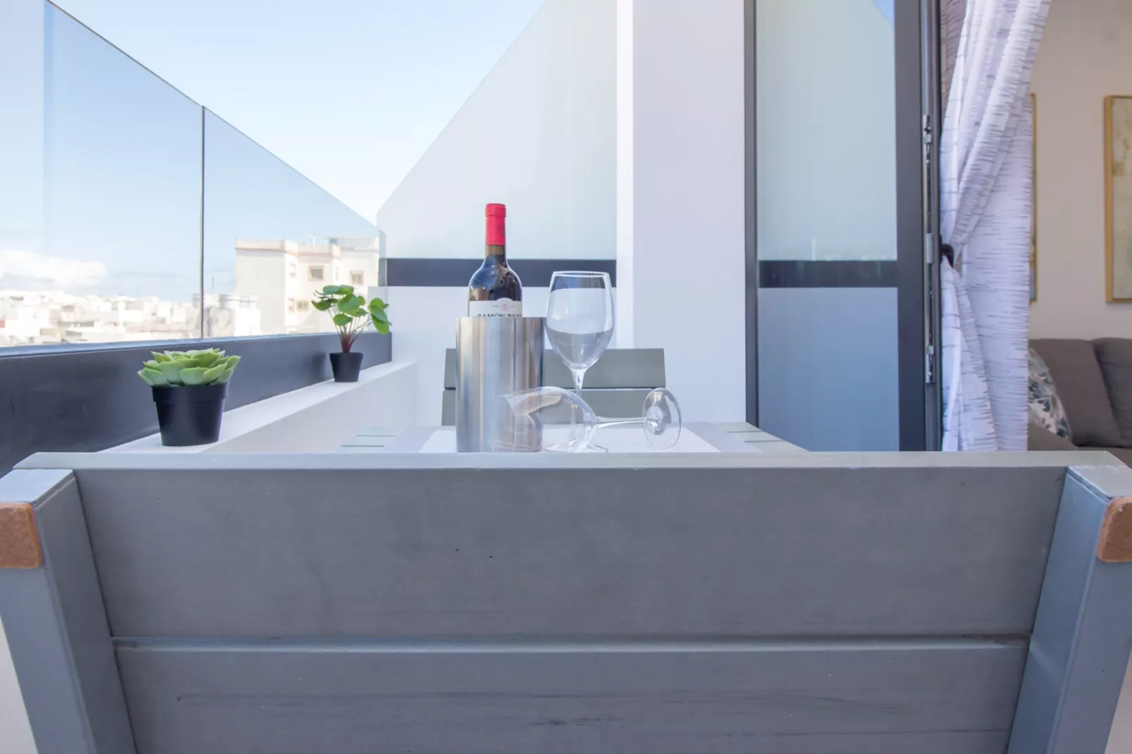 Mainstream home with balcony By  Canariasgetaway-Terrasse / balcon
