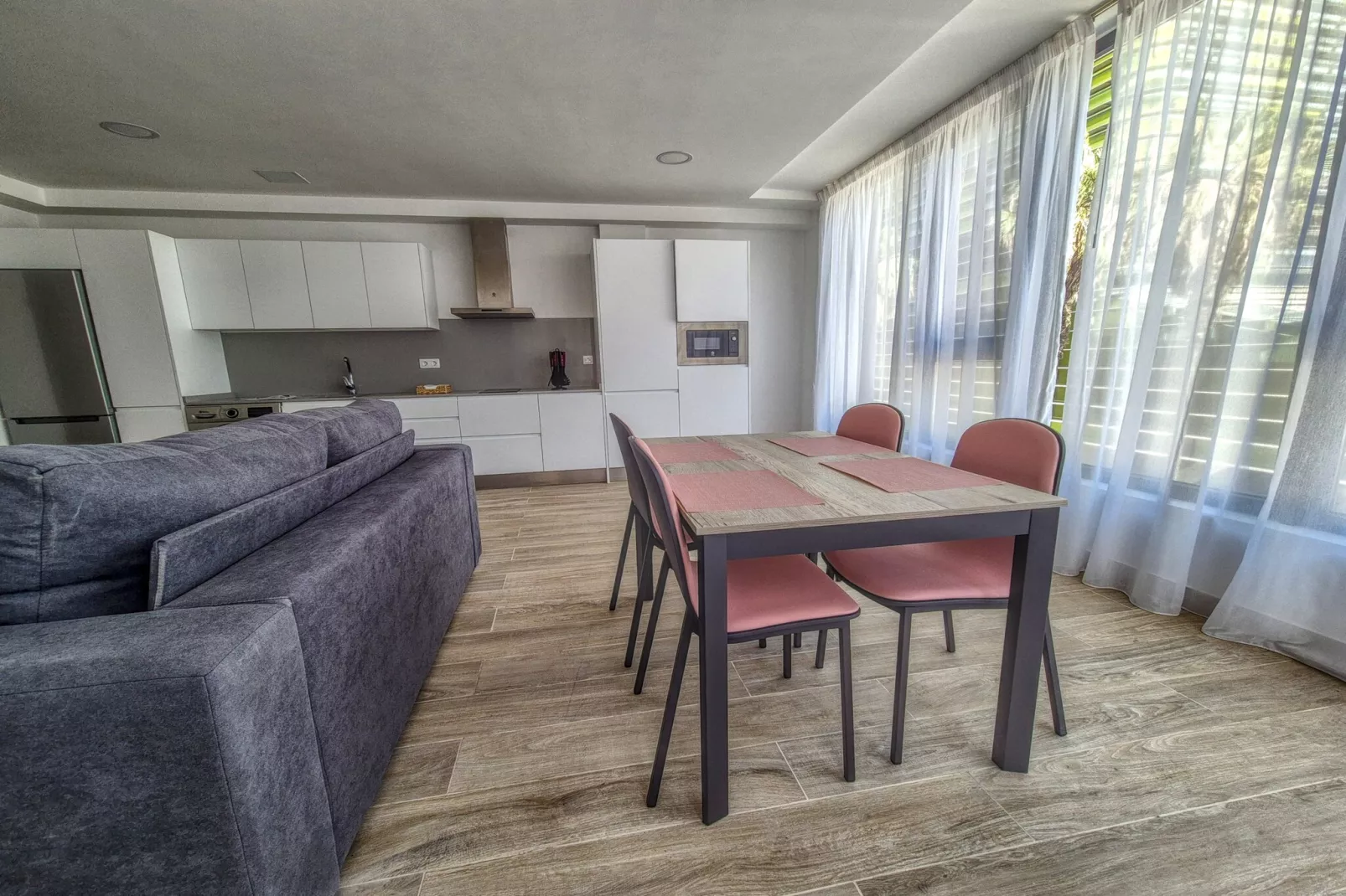 Yan Building 4B BY CanariasGetaway-Dining room