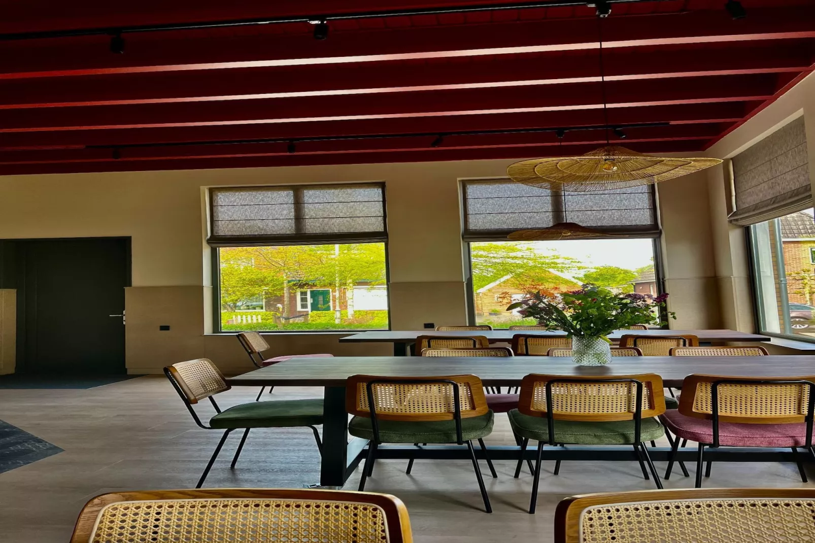 Groepsaccommodatie voor 20 personen + 5 Tiny Greenhouses voor 2 tot 4 personen-Dining room