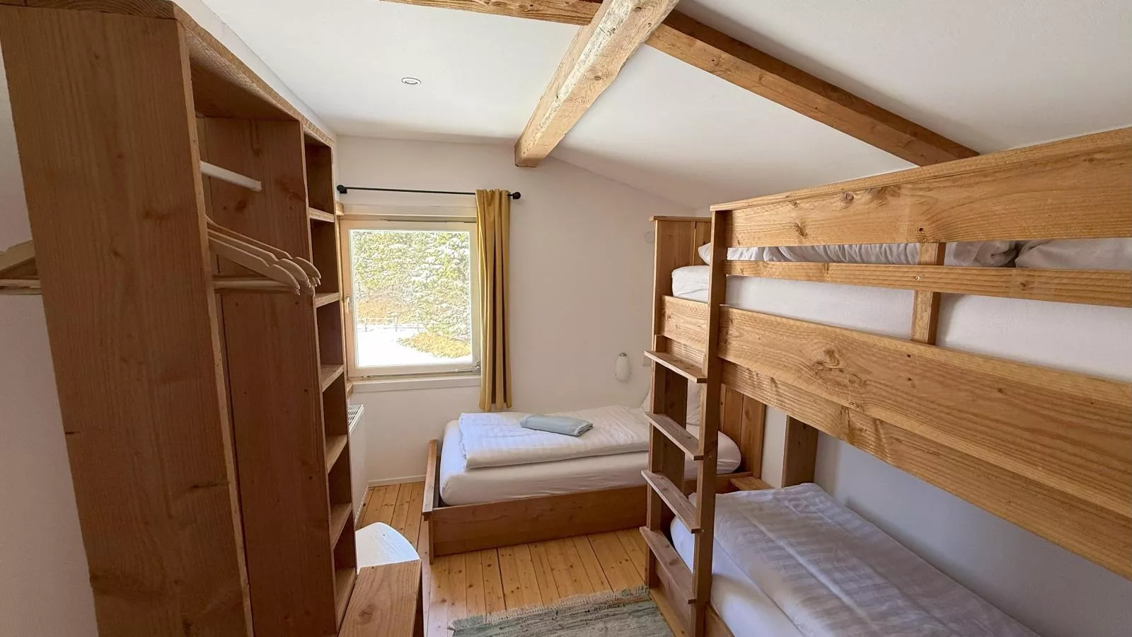 Carmaliva-Bedroom