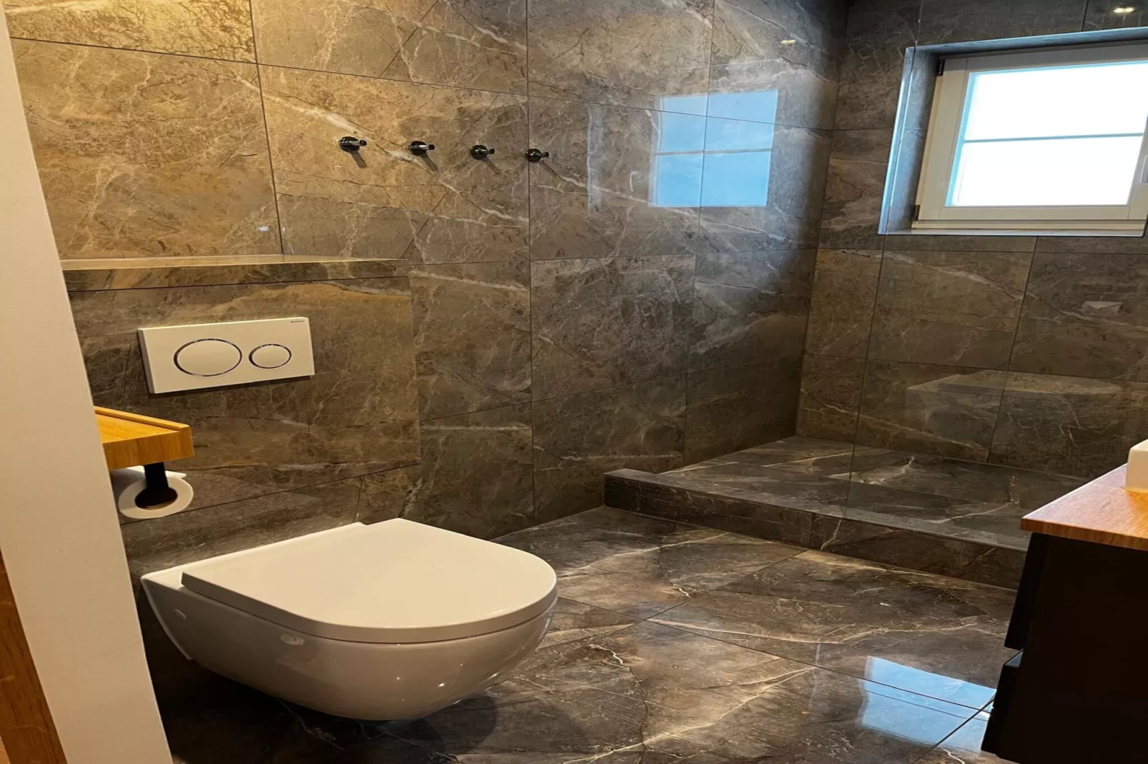 HoLaRi APP-Badezimmer