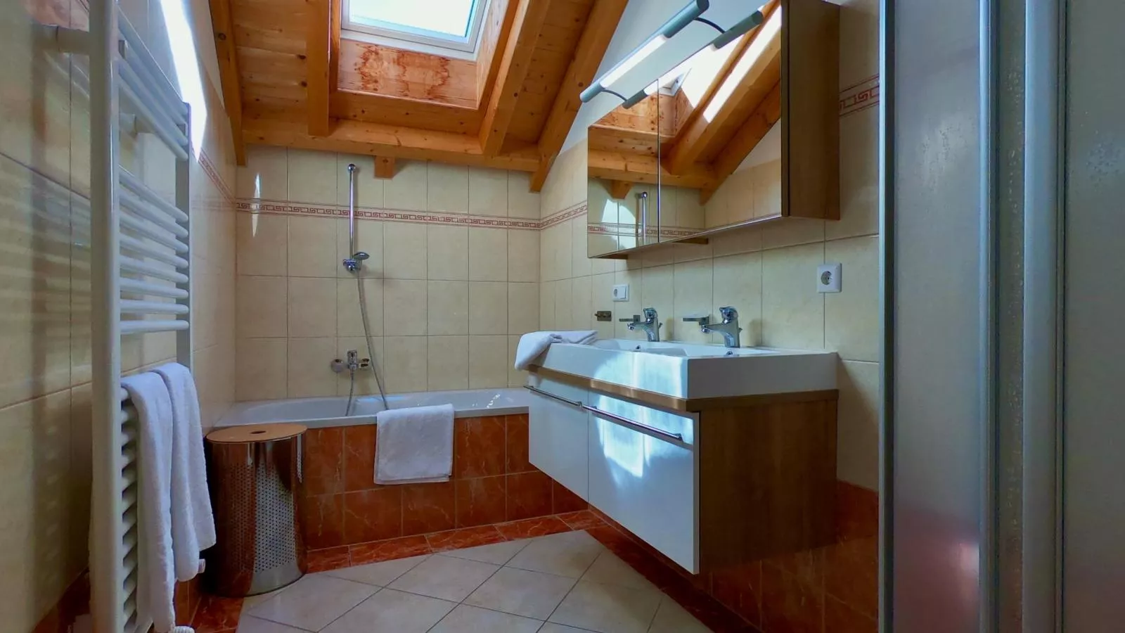Casa Nostra-Bathroom