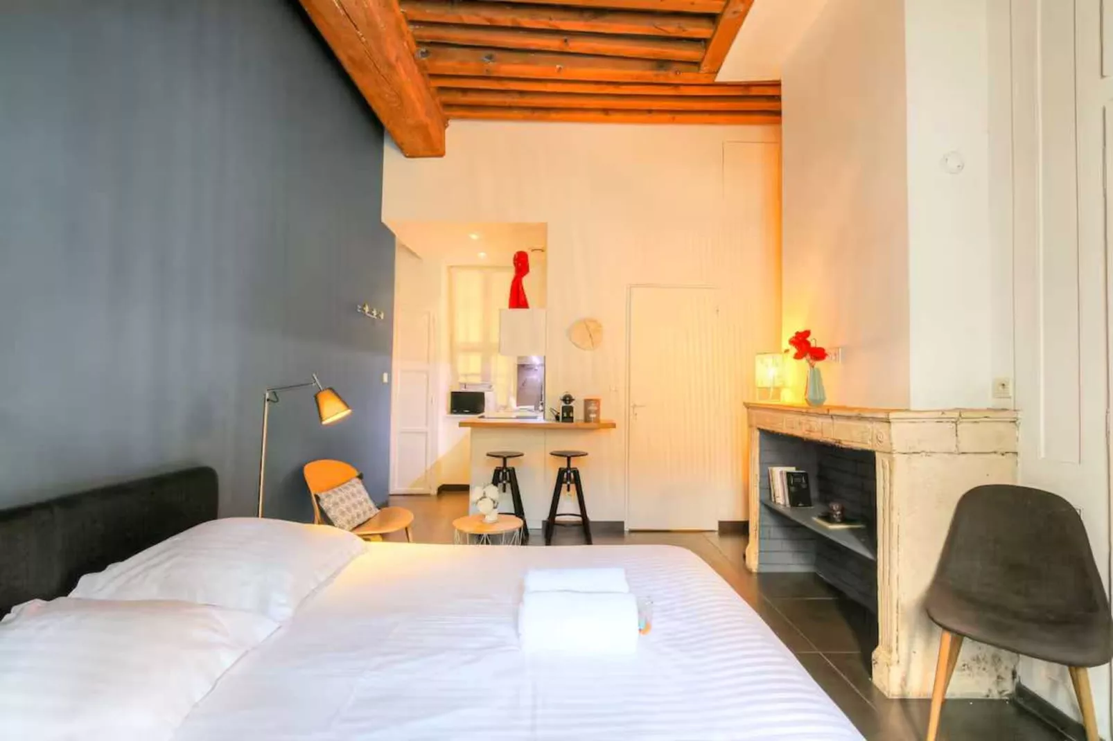 AK-34-AINAY-Chambre