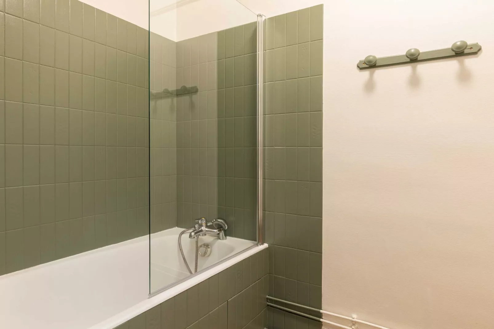 VG-22-AINAY-Salle de bain