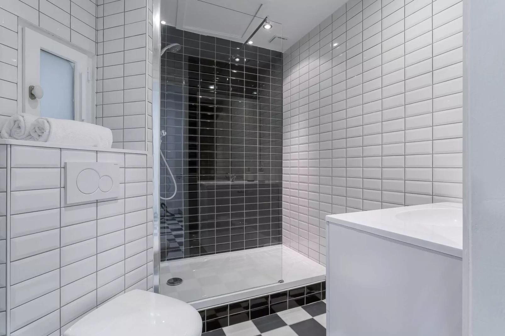 CB-4-VITTON-Bathroom