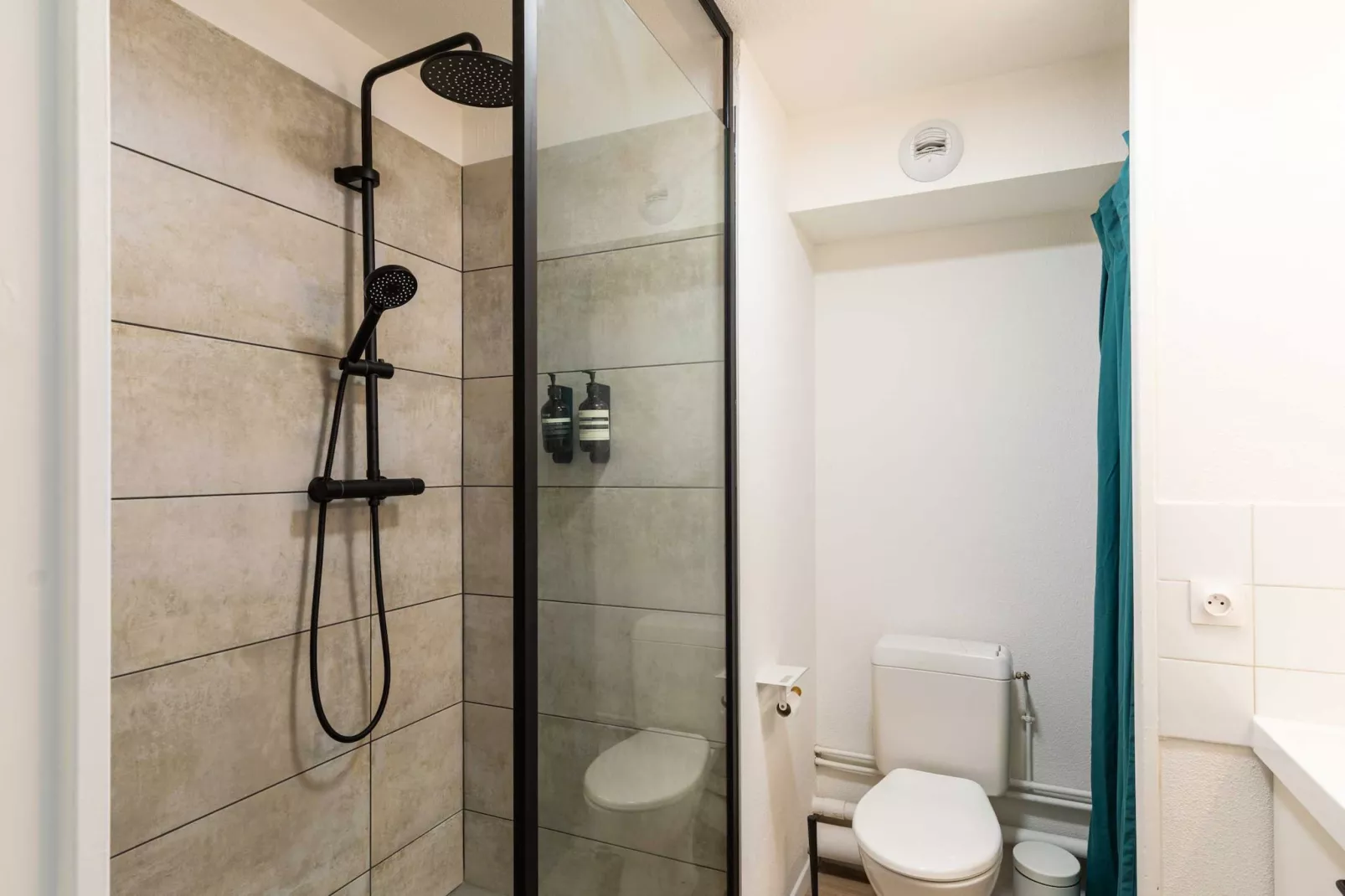 LF-5-DERUELLE-Bathroom