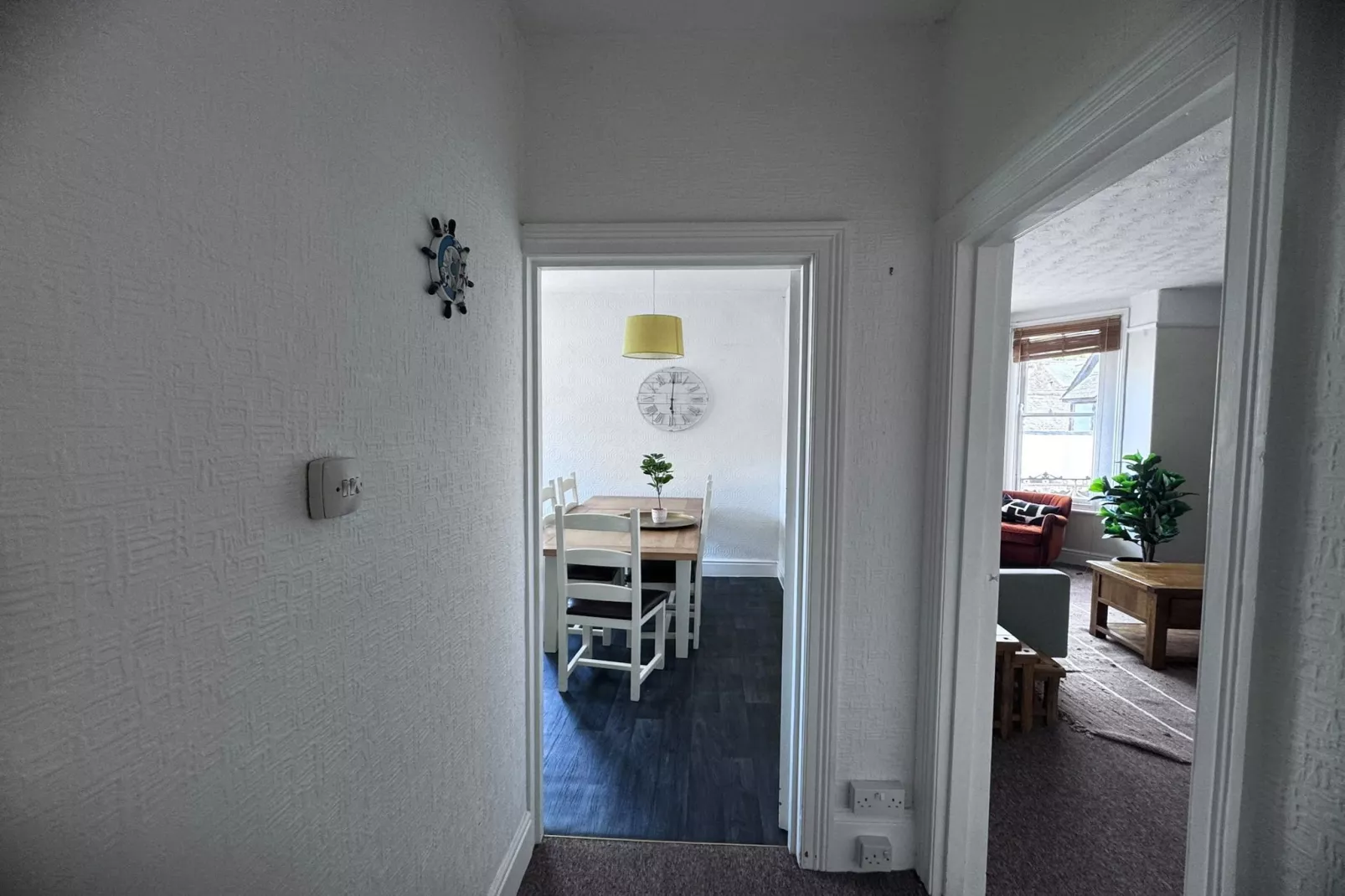 SEASIDE  Two Bed Room Apartment  5 Guest-Living room