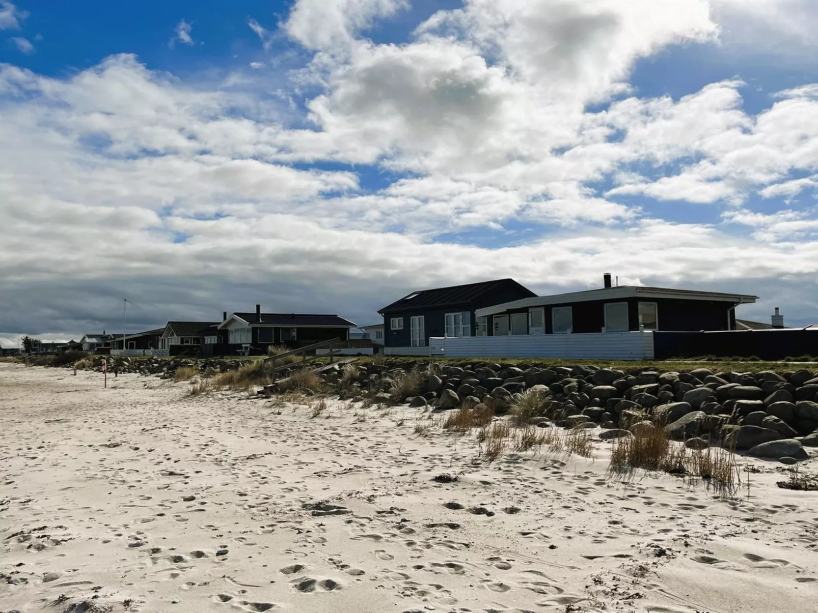 "Folkhart" - 10m from the sea-Draußen