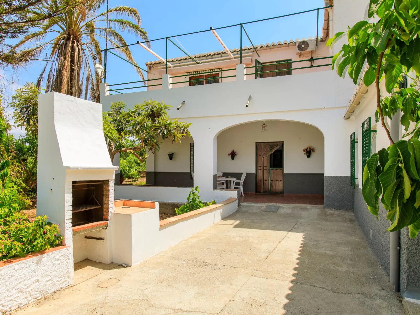 Villa Chirimoya-Outside