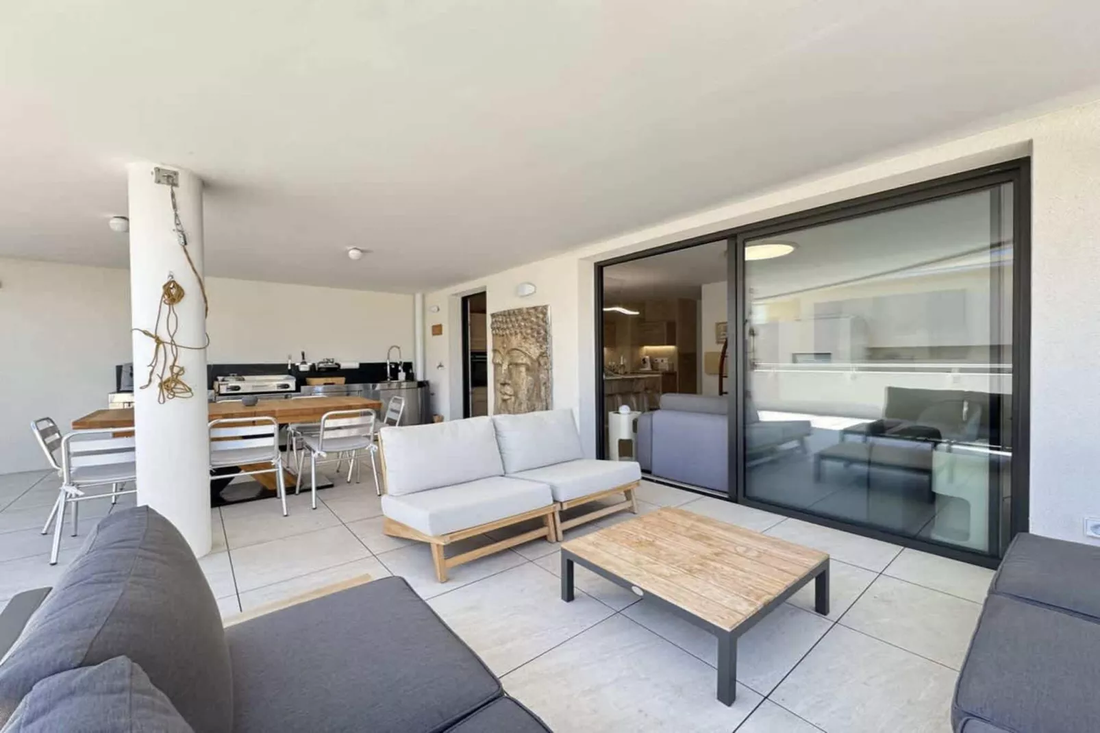 B206-Living room