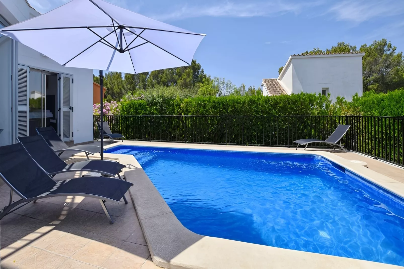 Villa Calma-Schwimmbad