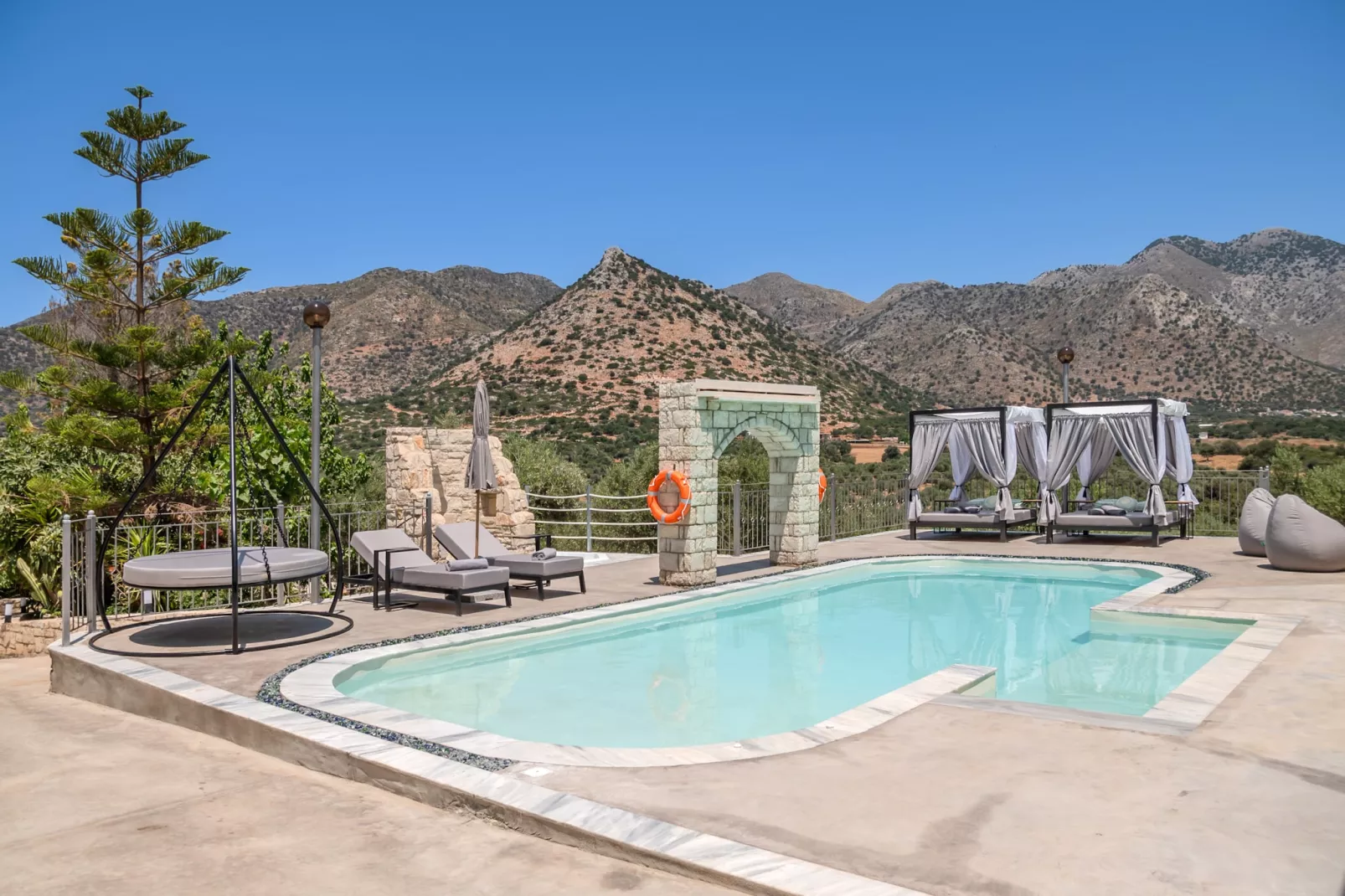Varimpo Luxury Escape-Schwimmbad
