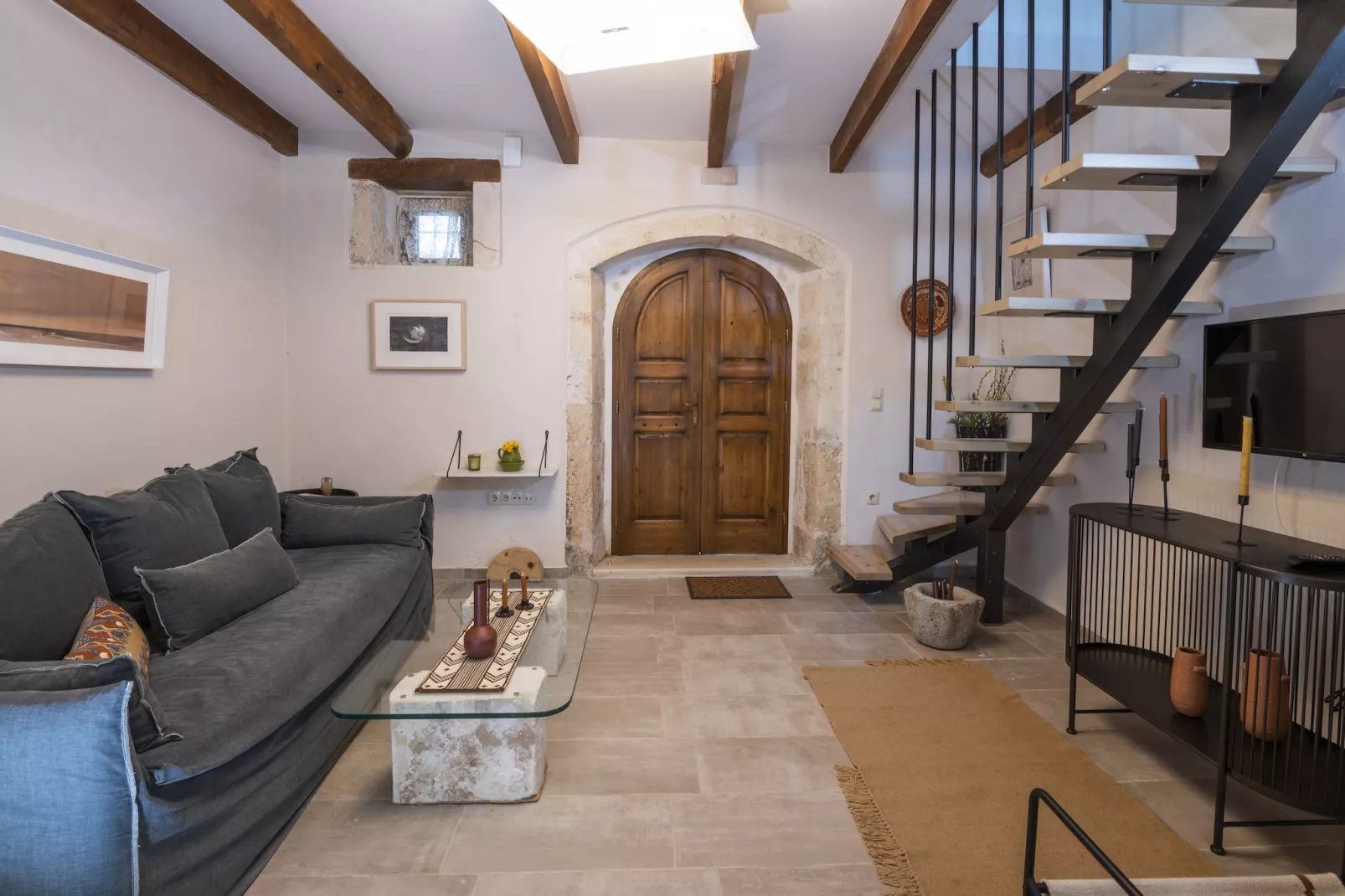 Golden Theros - Village Experience-Living room