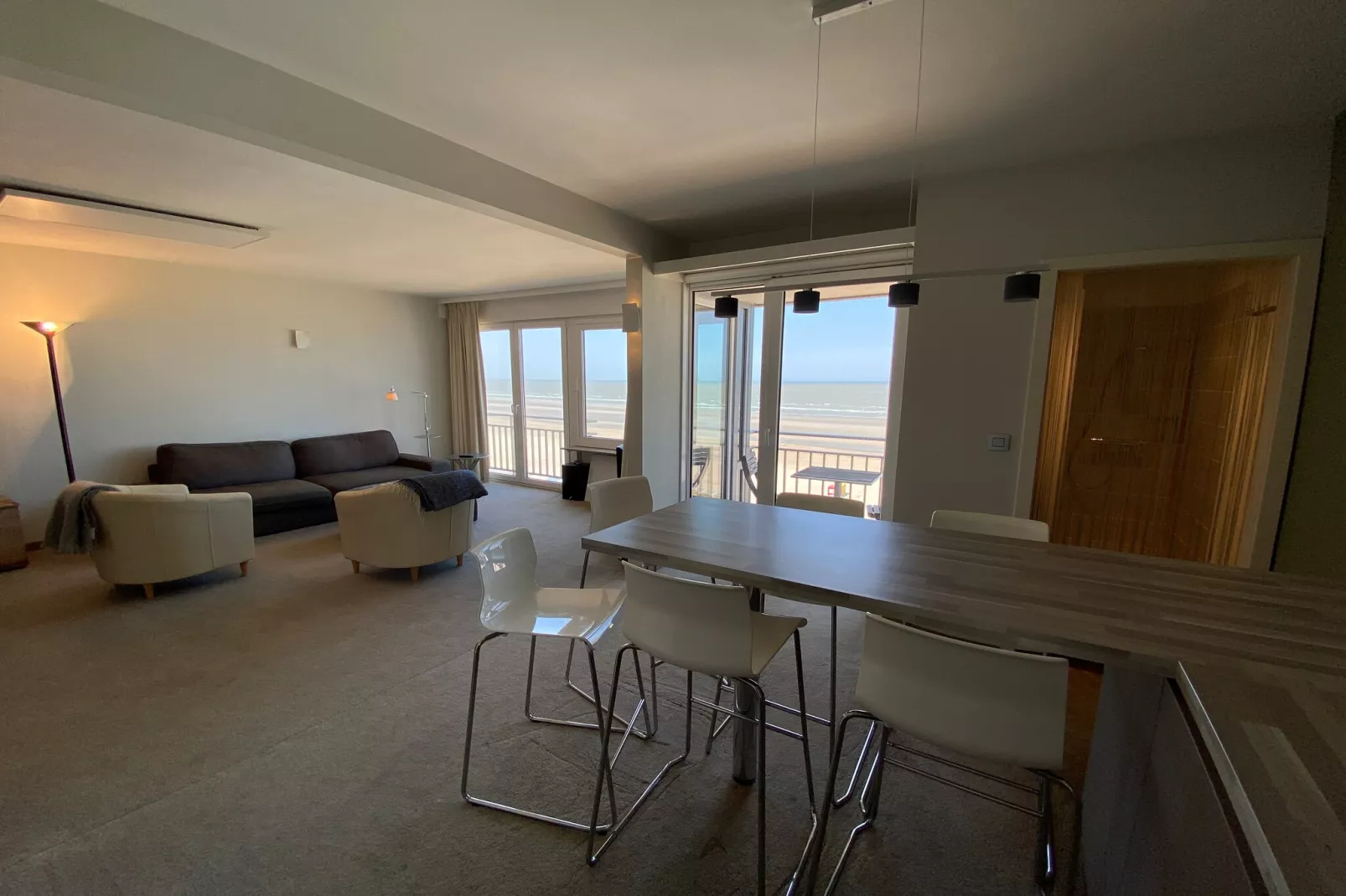STRAND IMPERIAL 0702GAR-Living room