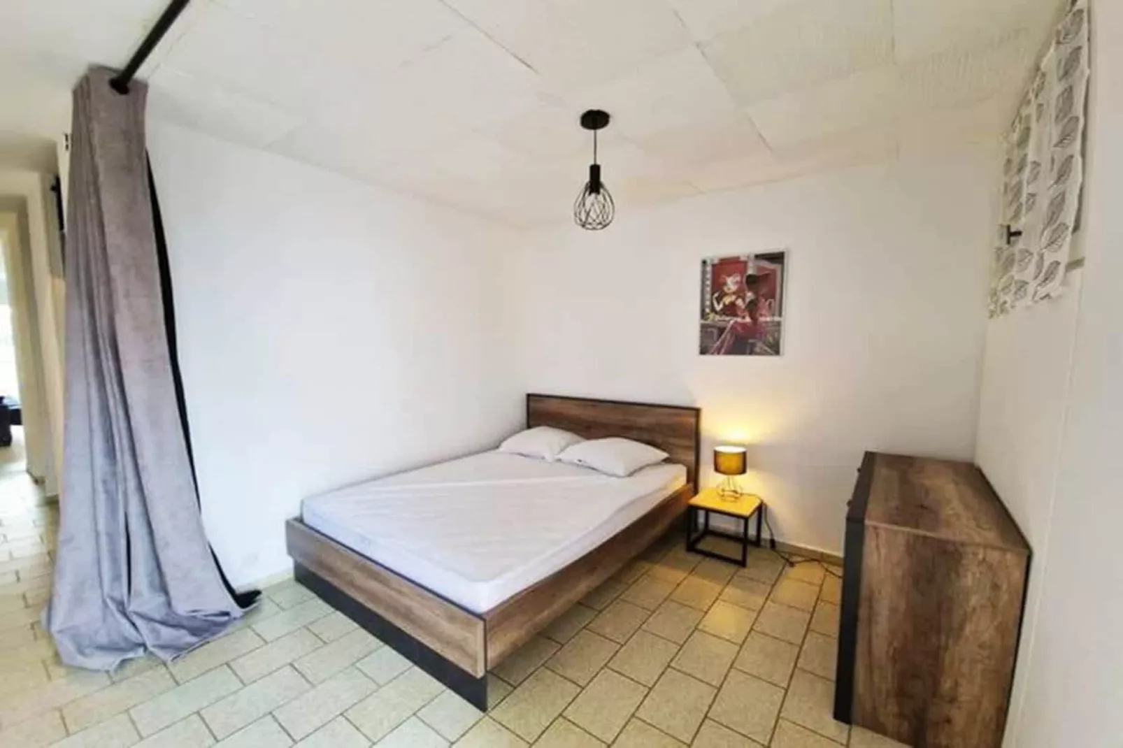 LOU SAOU-Bedroom