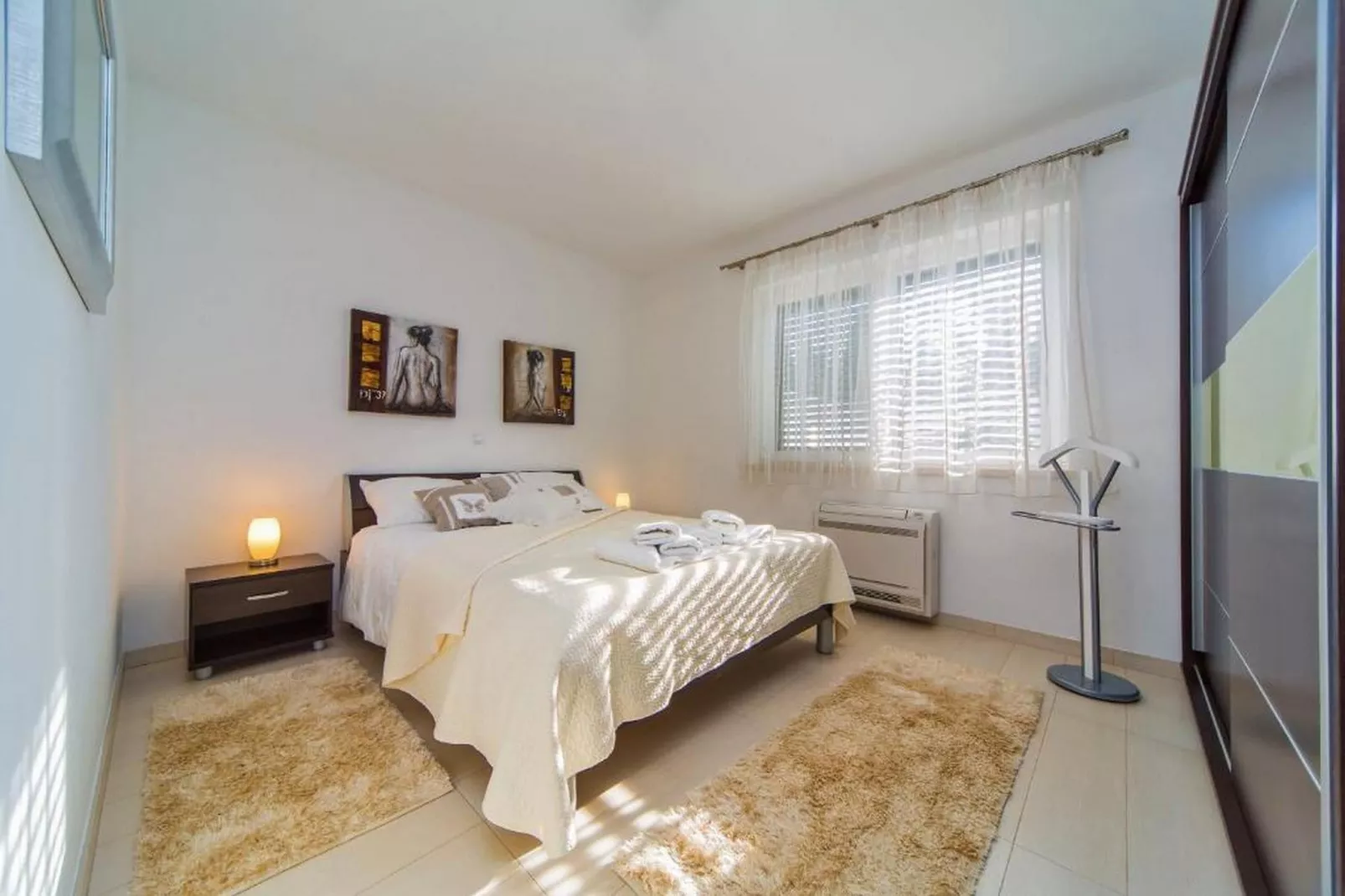 4B Apartments - Two Bedroom Apartment with Balcony A1-Schlafzimmer