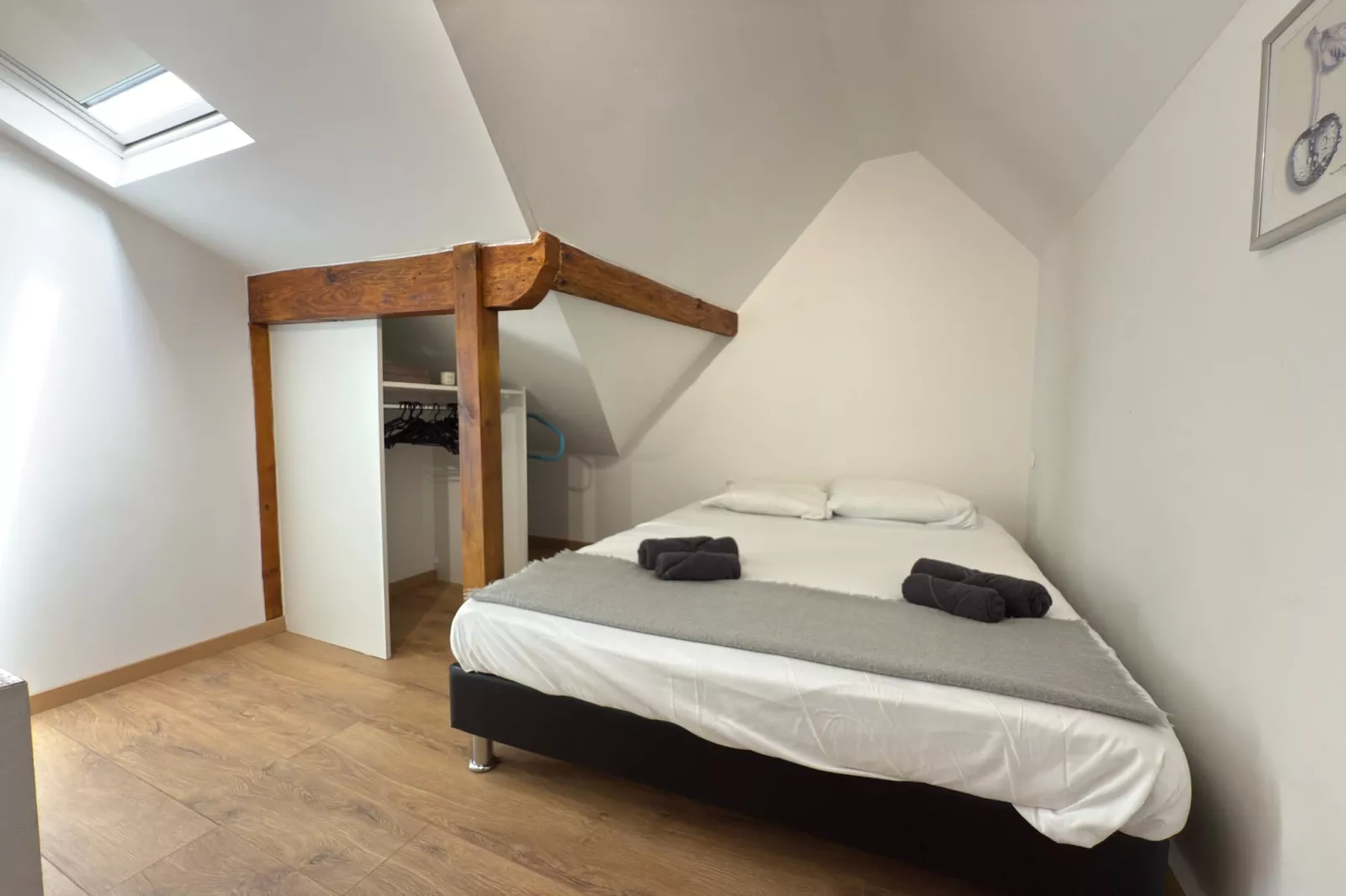 106 CHATELARD-Chambre